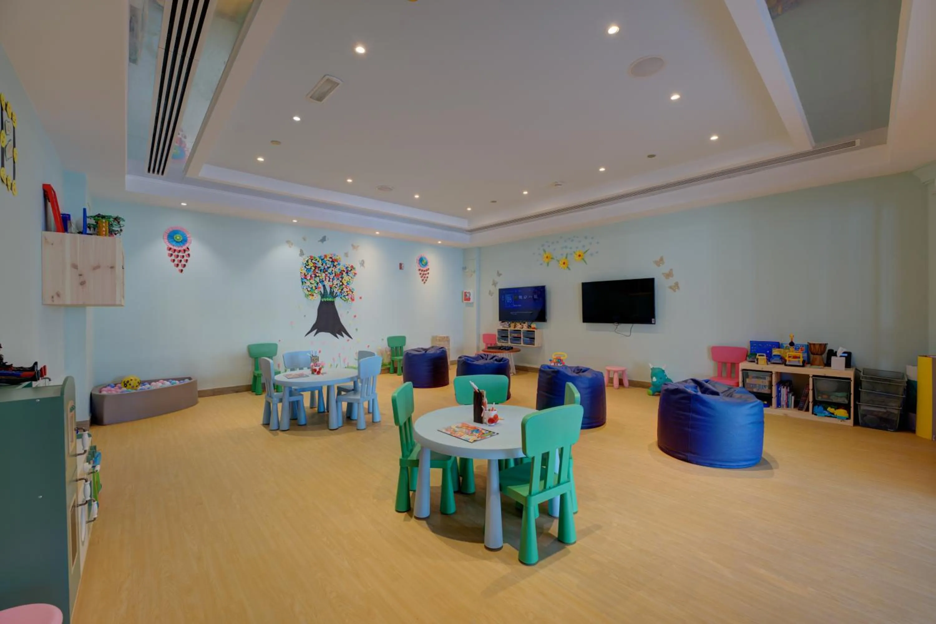 Kids's club in Millennium Lakeview Hotel