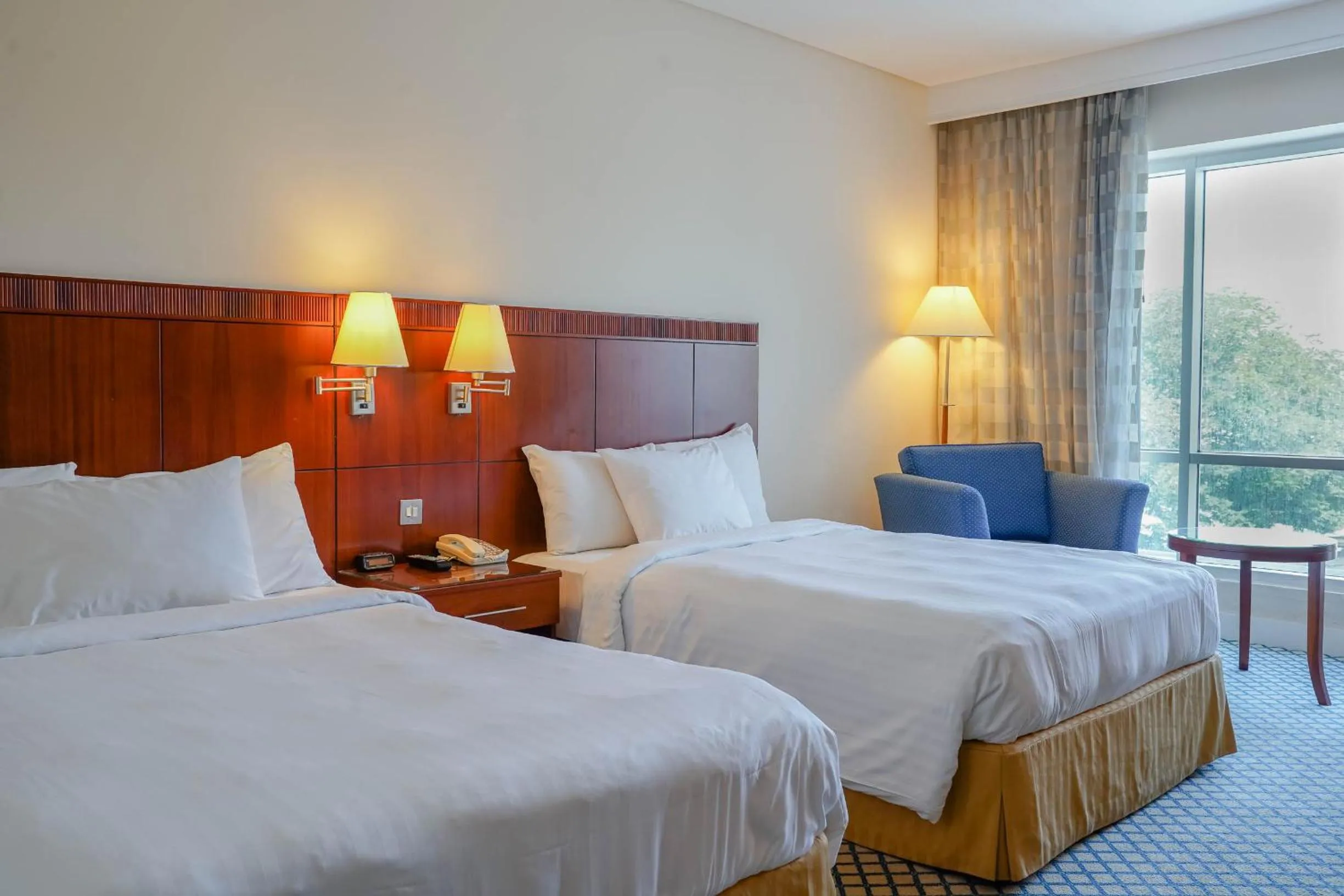 Superior Twin Room in Copthorne Lakeview Hotel Dubai, Green Community