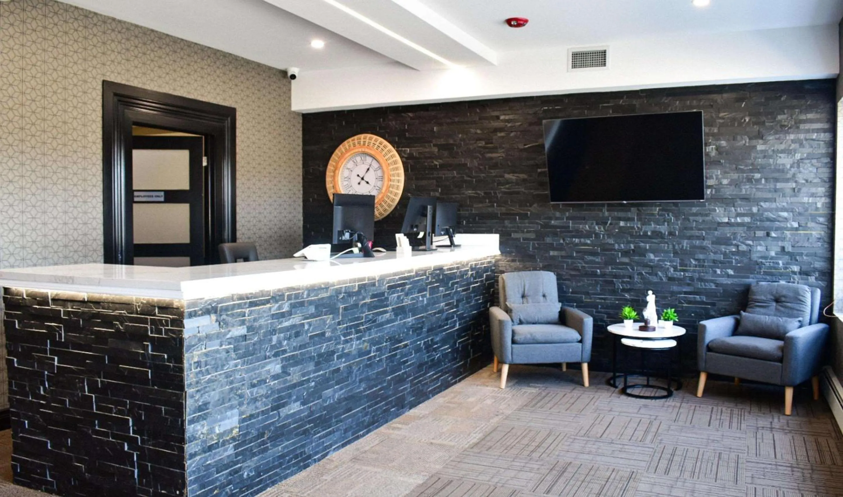 Lobby or reception in Big Bird Inn Wawa, SureStay Collection by Best Western