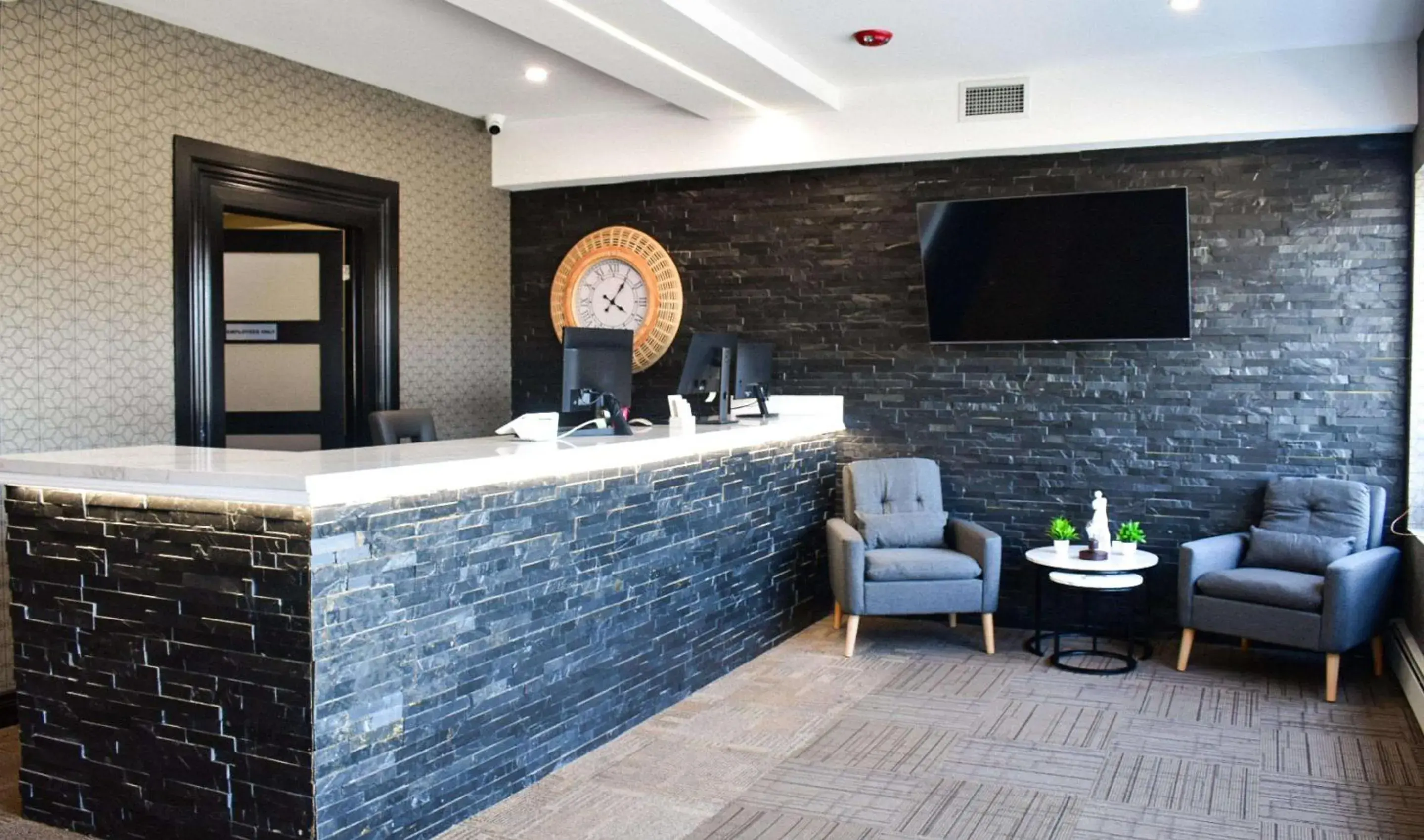 Lobby or reception in Big Bird Inn Wawa, SureStay Collection by Best Western Lobby or reception in Big Bird Inn Wawa, SureStay Collection by Best Western