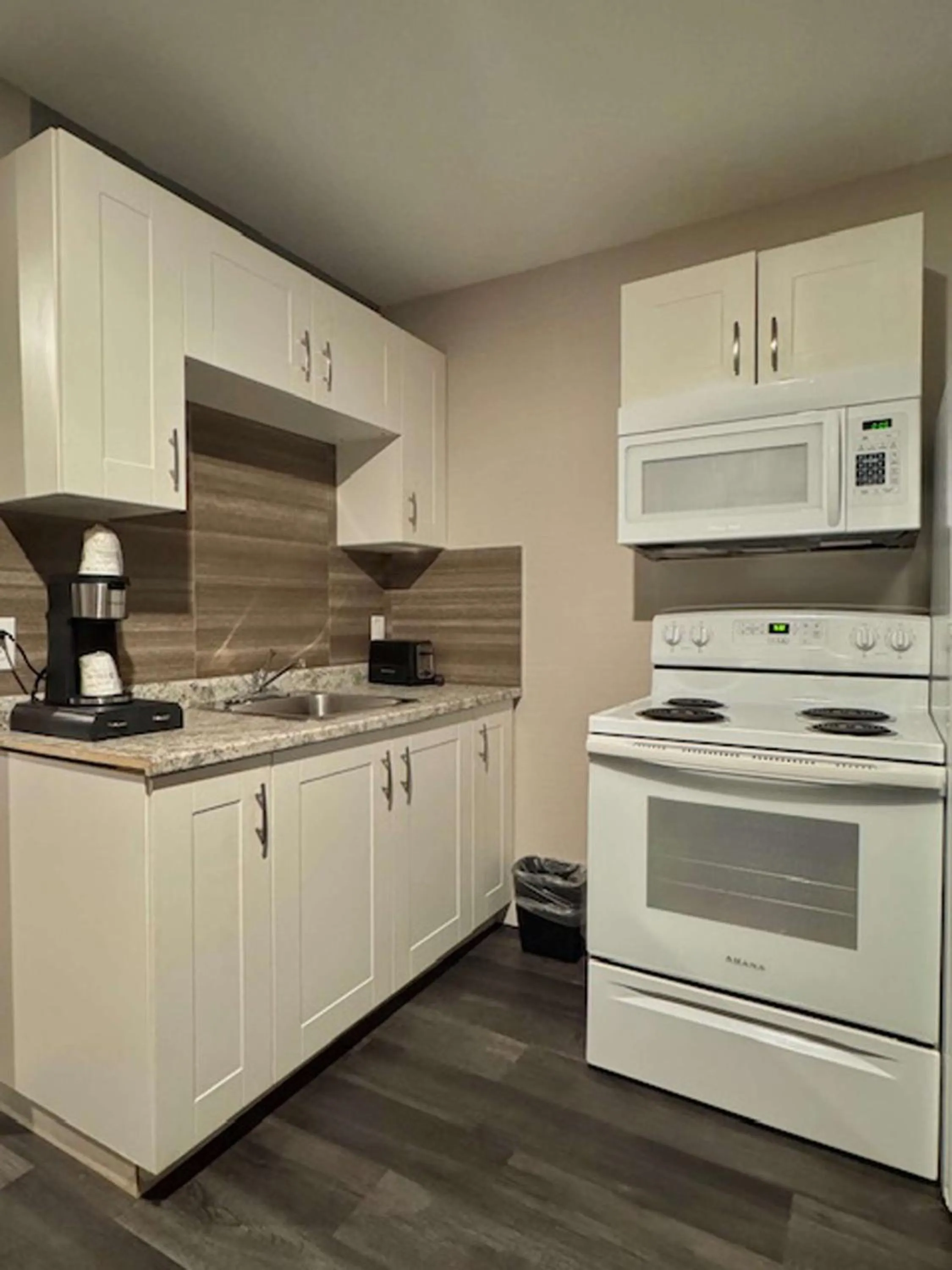 Bedroom in Big Bird Inn Wawa, SureStay Collection by Best Western