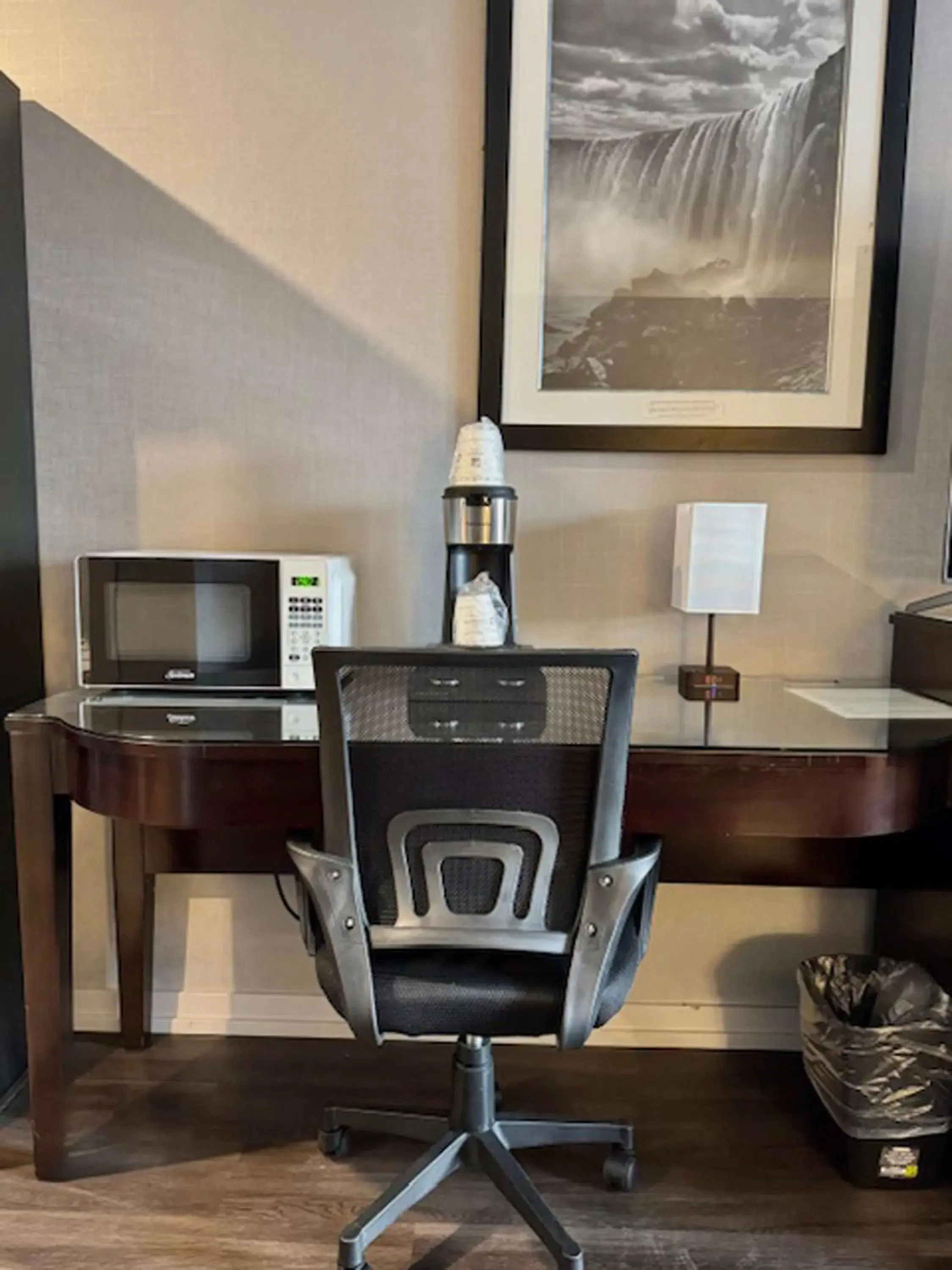 Bedroom in Big Bird Inn Wawa, SureStay Collection by Best Western Bedroom in Big Bird Inn Wawa, SureStay Collection by Best Western