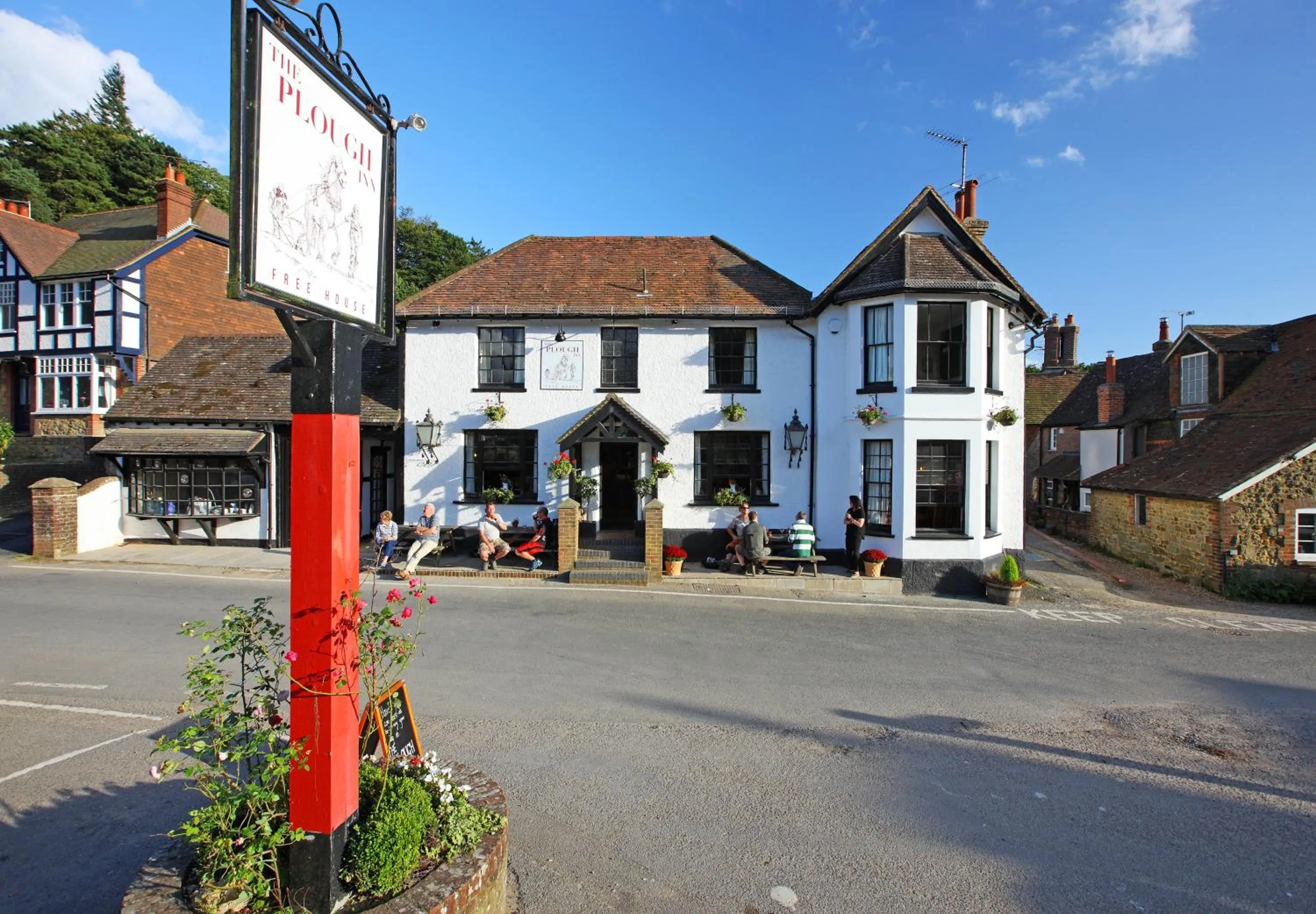 Facade/entrance in The Plough Inn