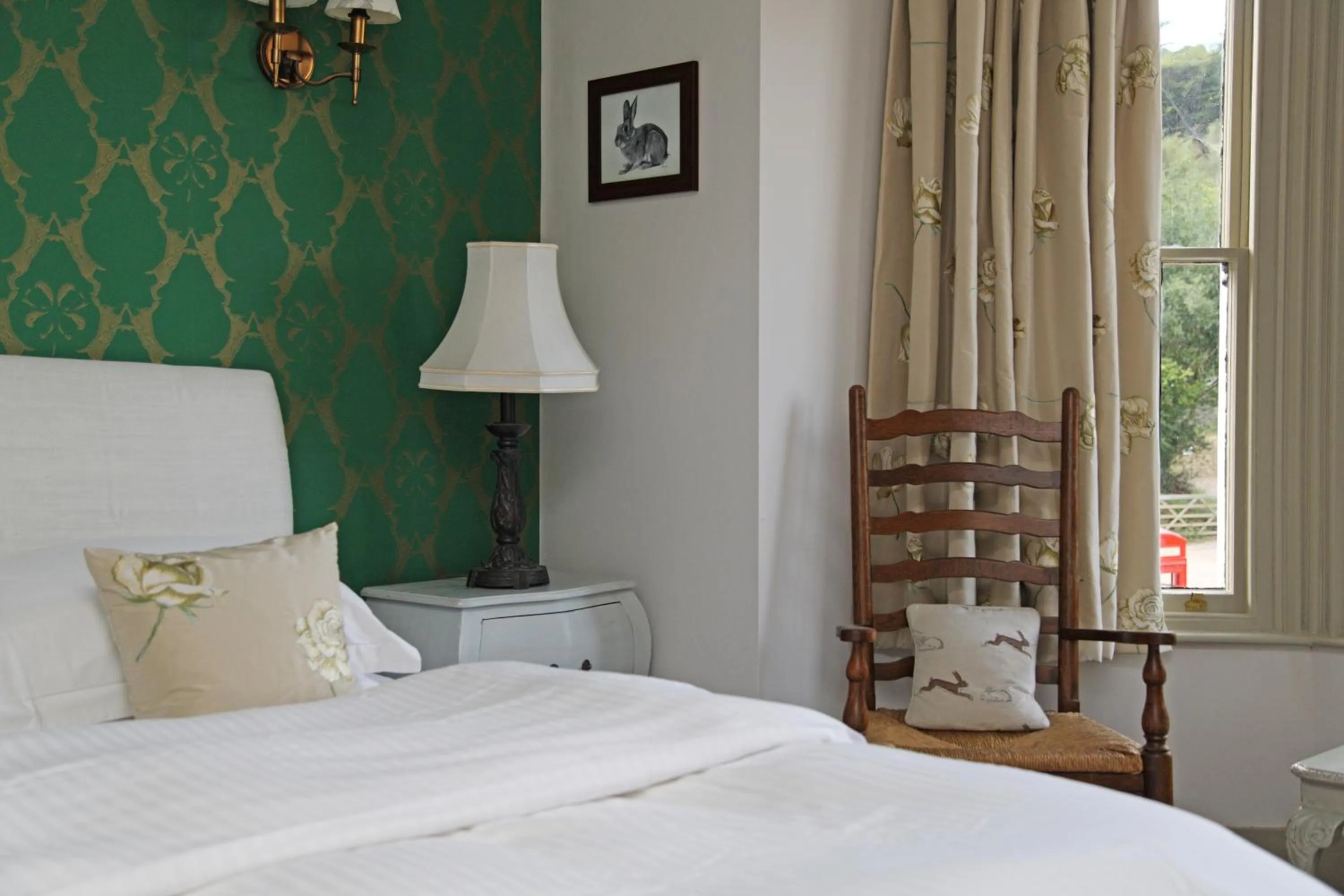 Day, Bed in The Plough Inn