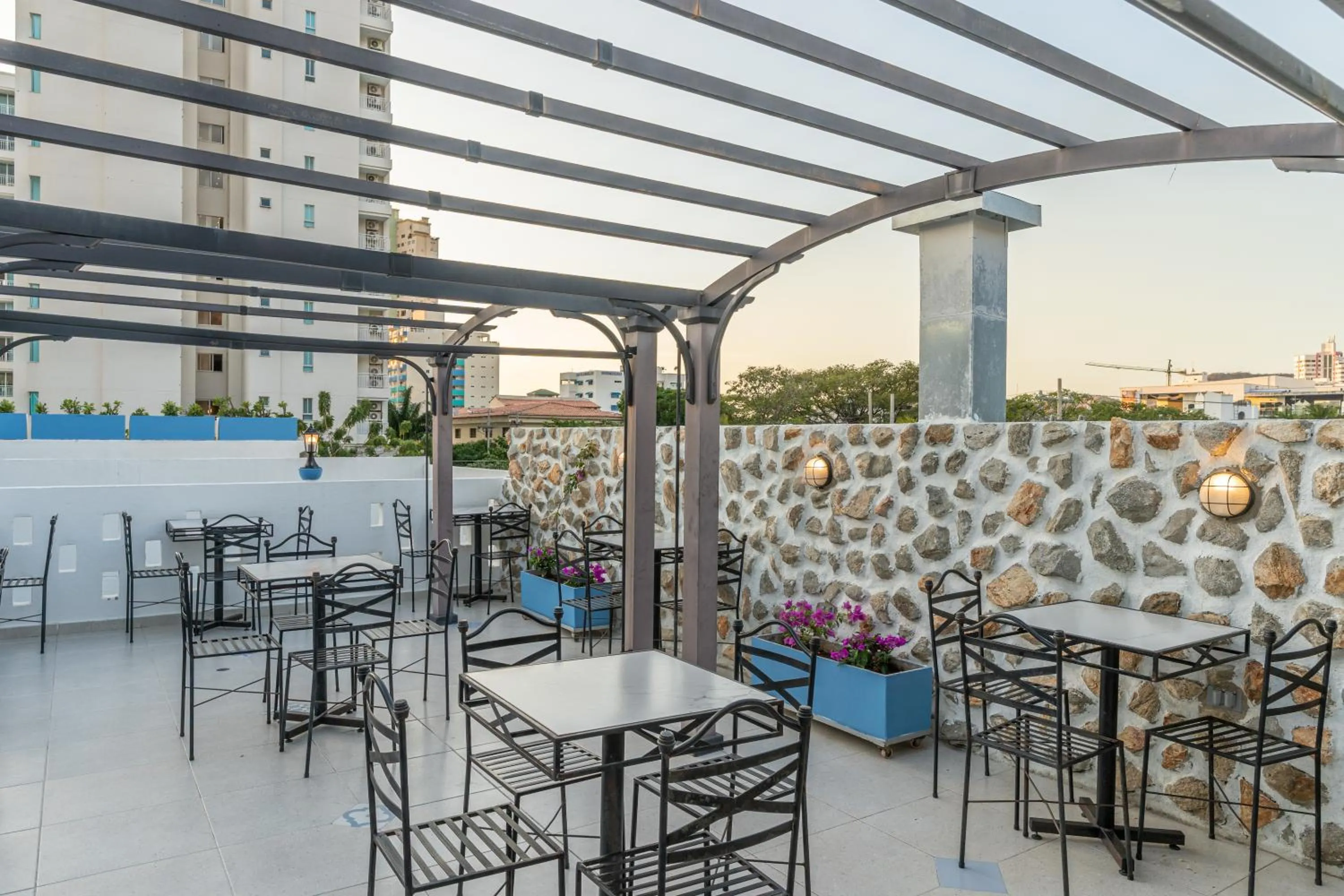 Day in Hotel Adaz Mediterráneo