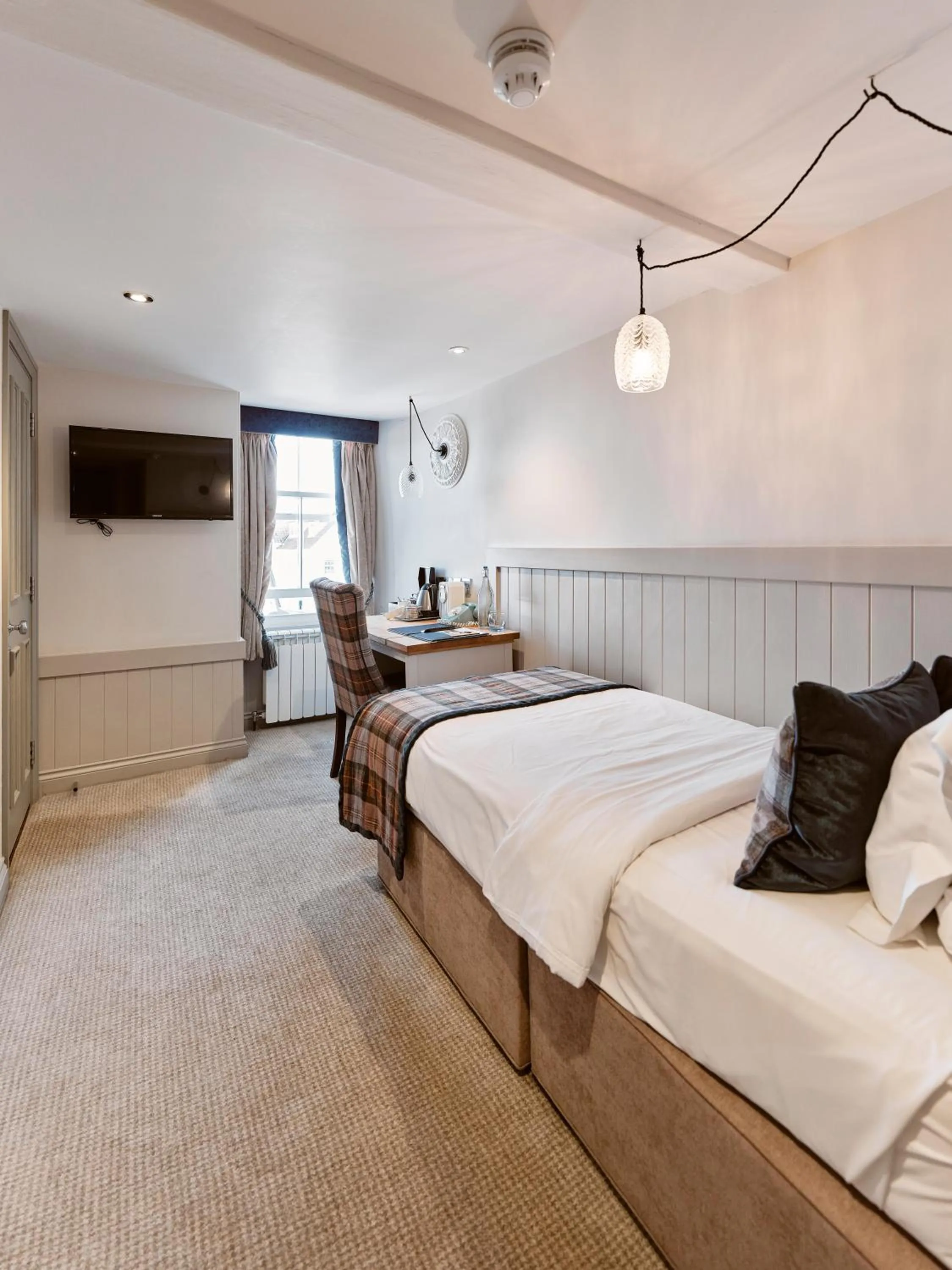 Bed in Old Court House Inn