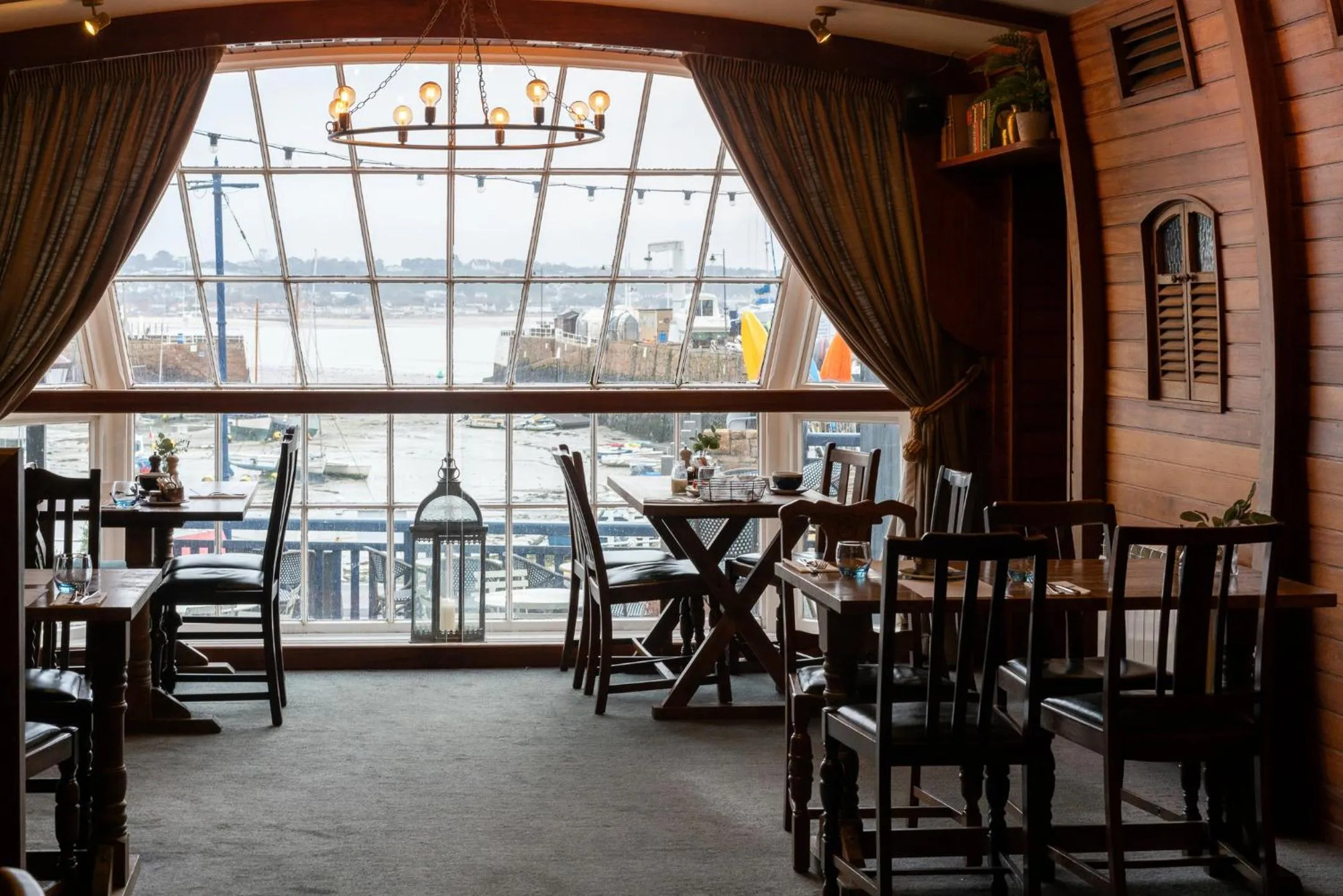 Restaurant/places to eat in Old Court House Inn