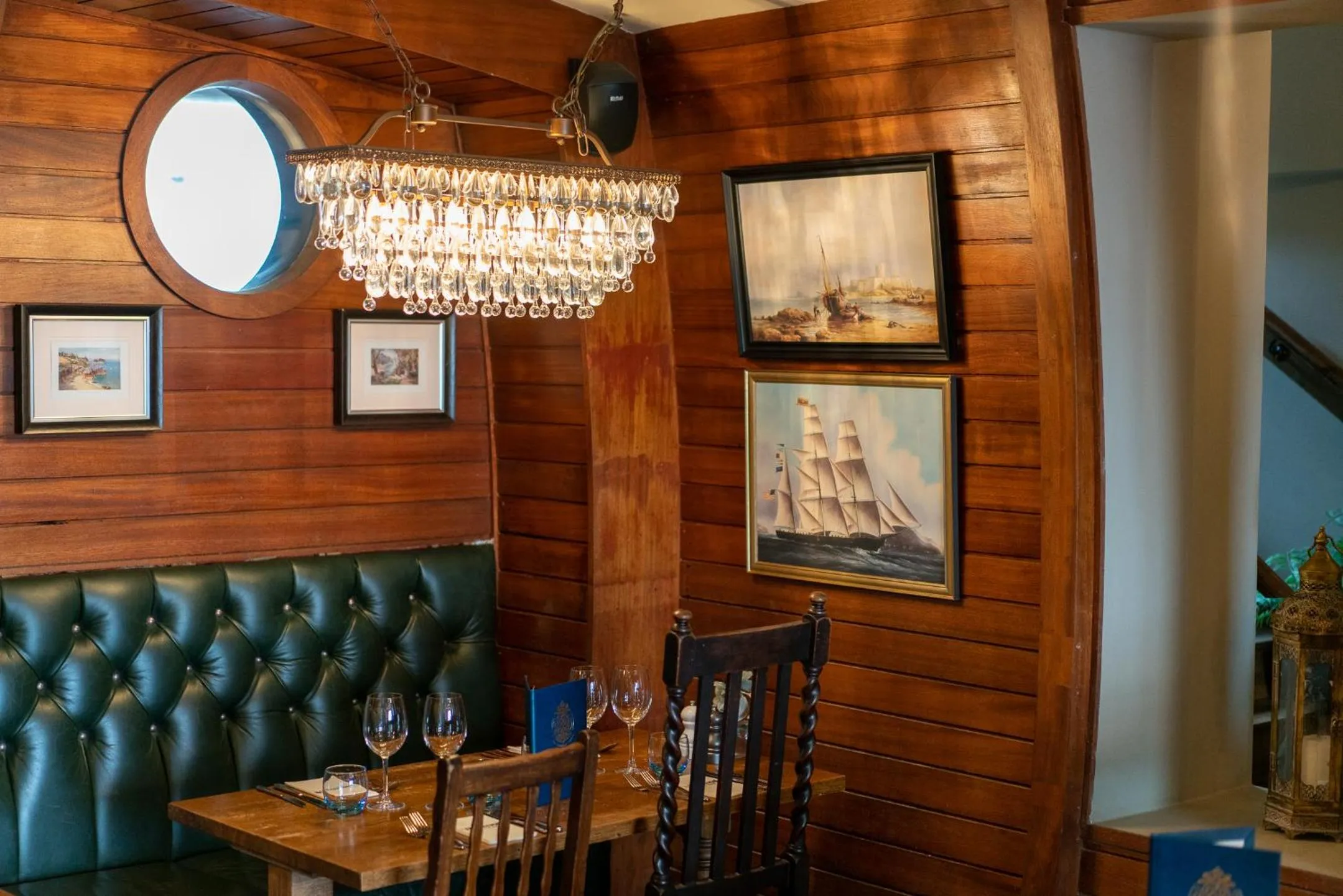 Restaurant/places to eat in Old Court House Inn