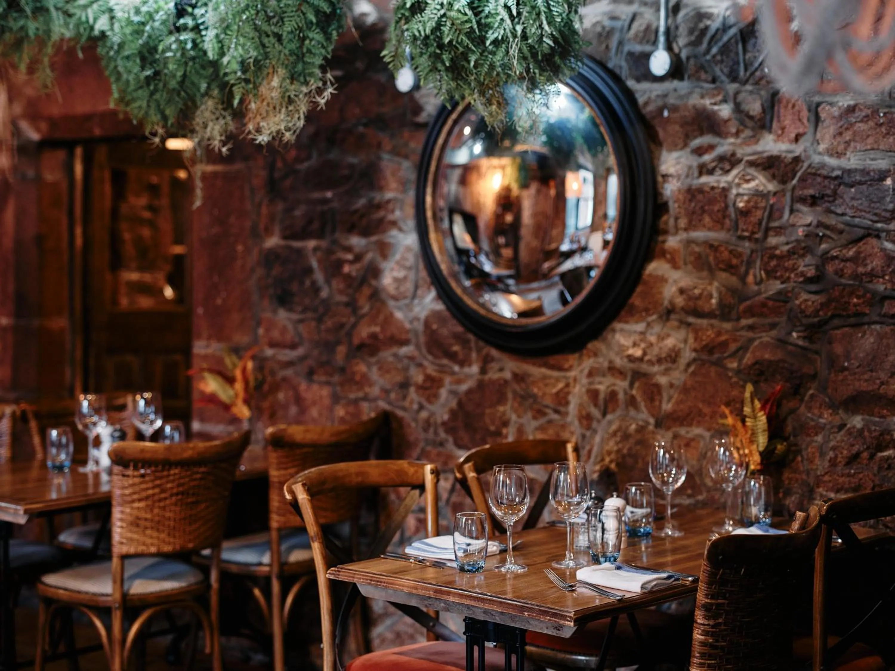 Restaurant/places to eat in Old Court House Inn