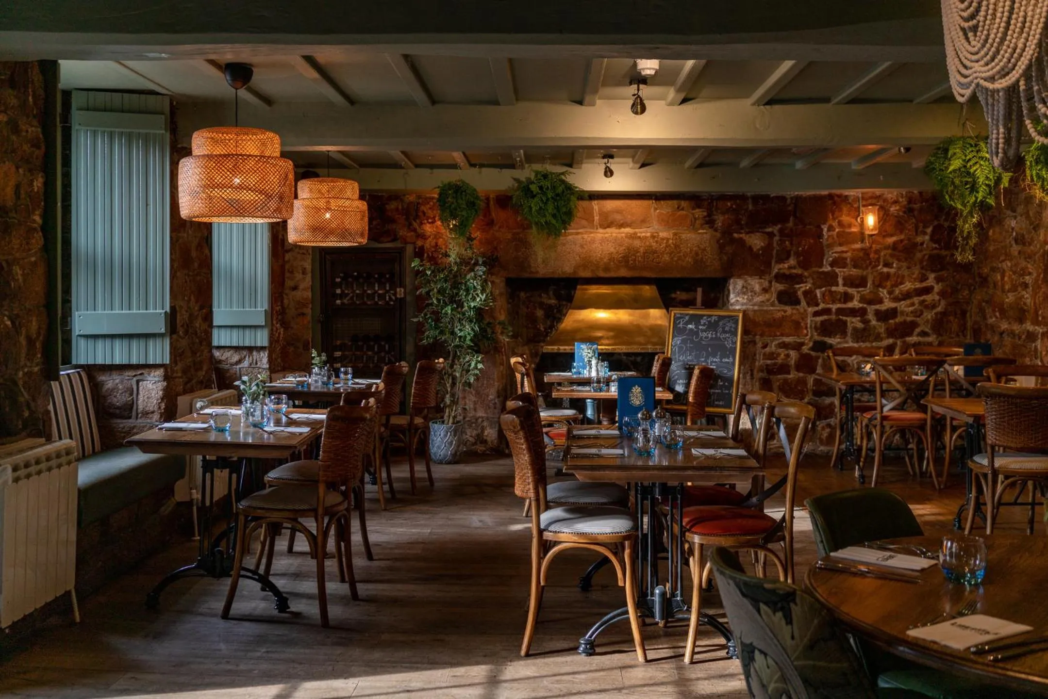 Restaurant/places to eat in Old Court House Inn