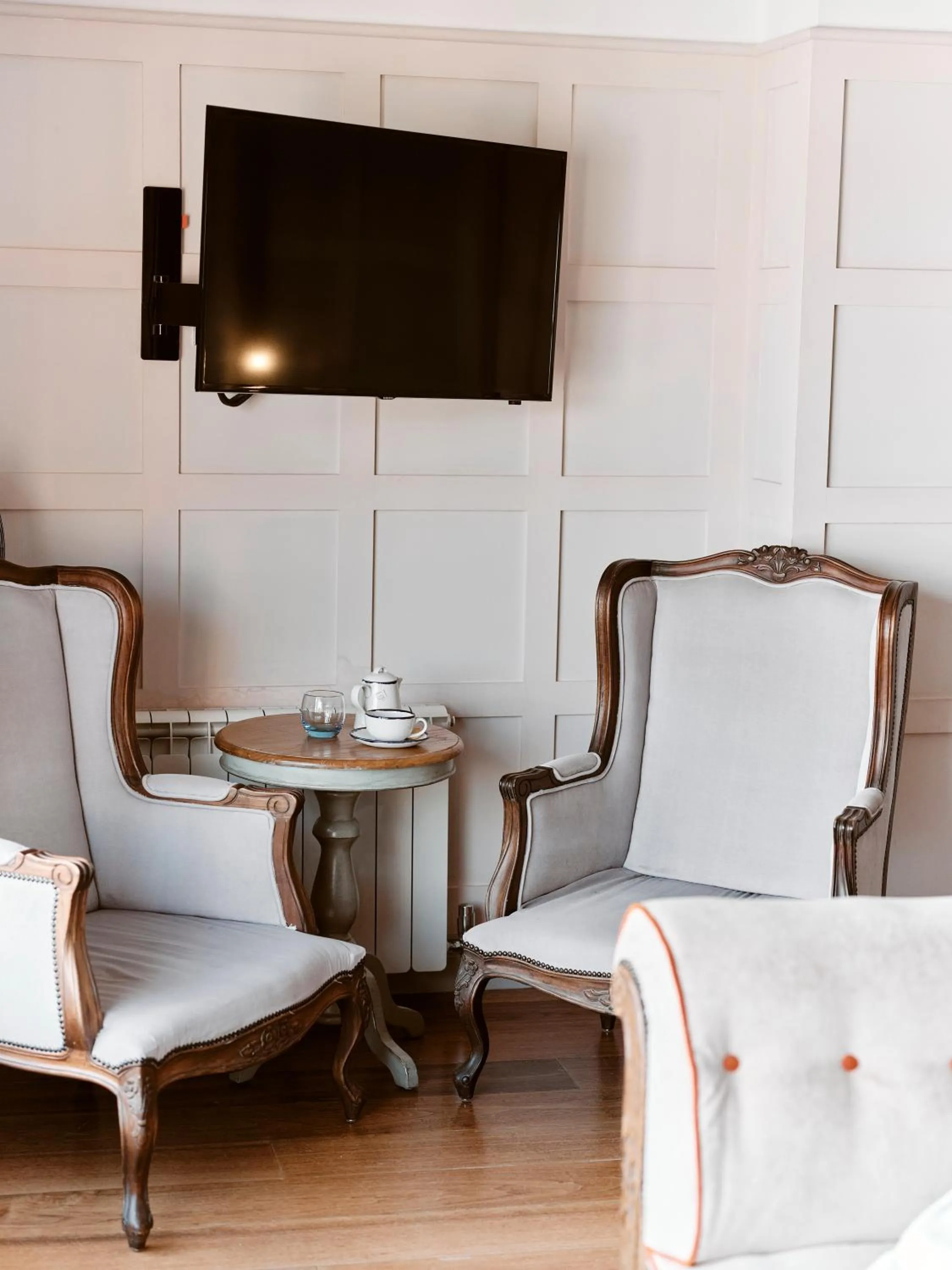 Bedroom in Old Court House Inn