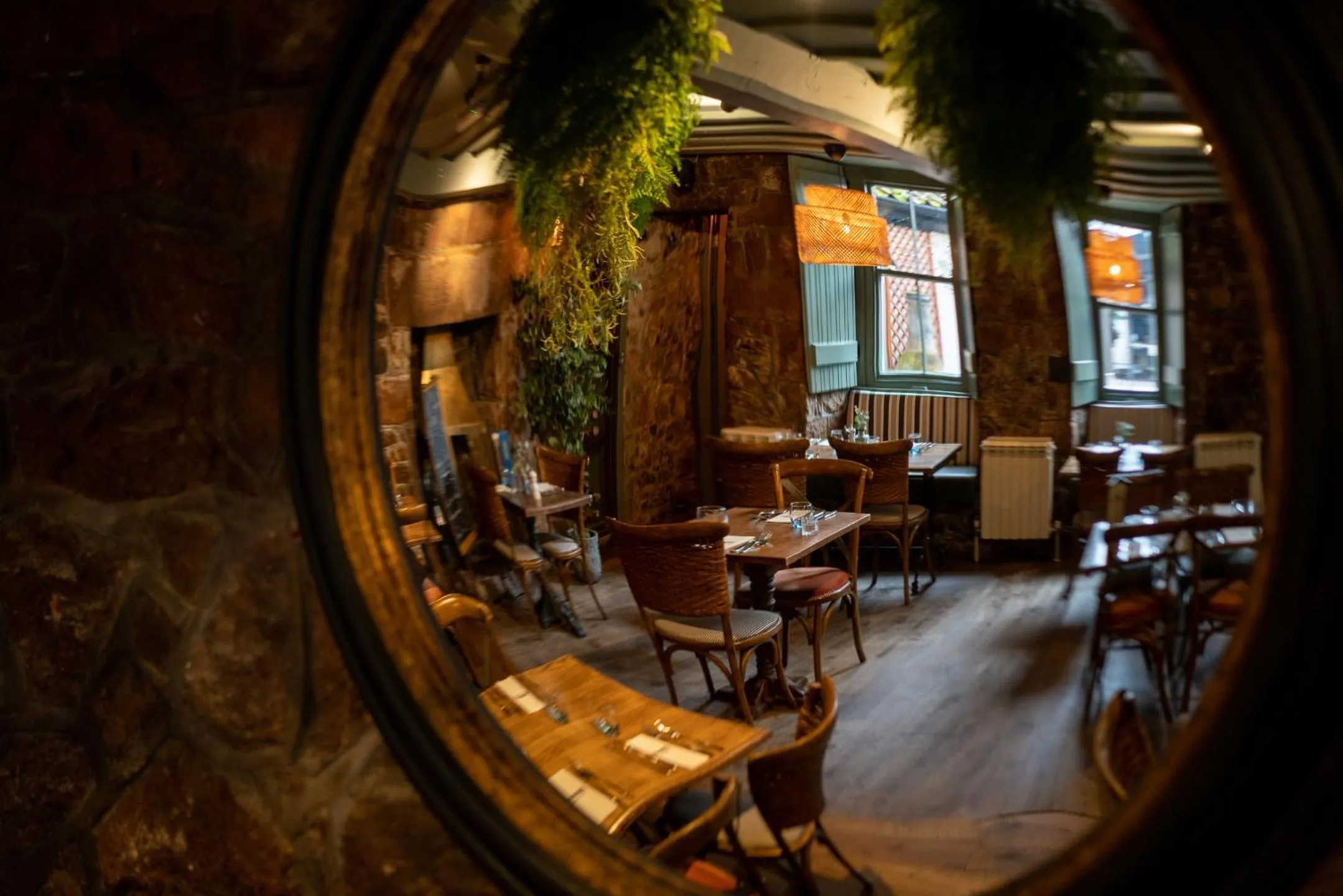 Restaurant/places to eat in Old Court House Inn