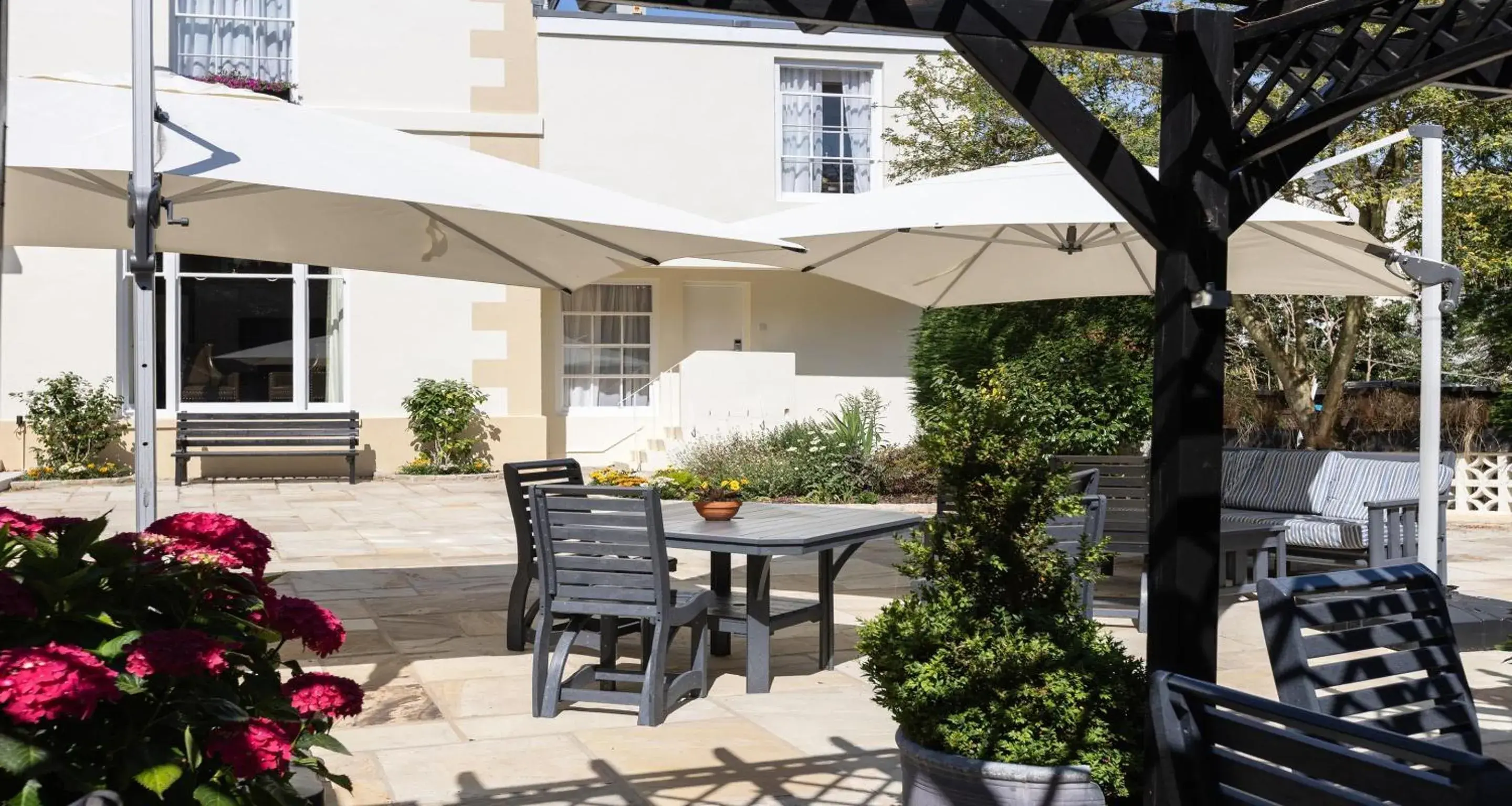 Property building in Best Western Hotel de Havelet Property building in Best Western Hotel de Havelet