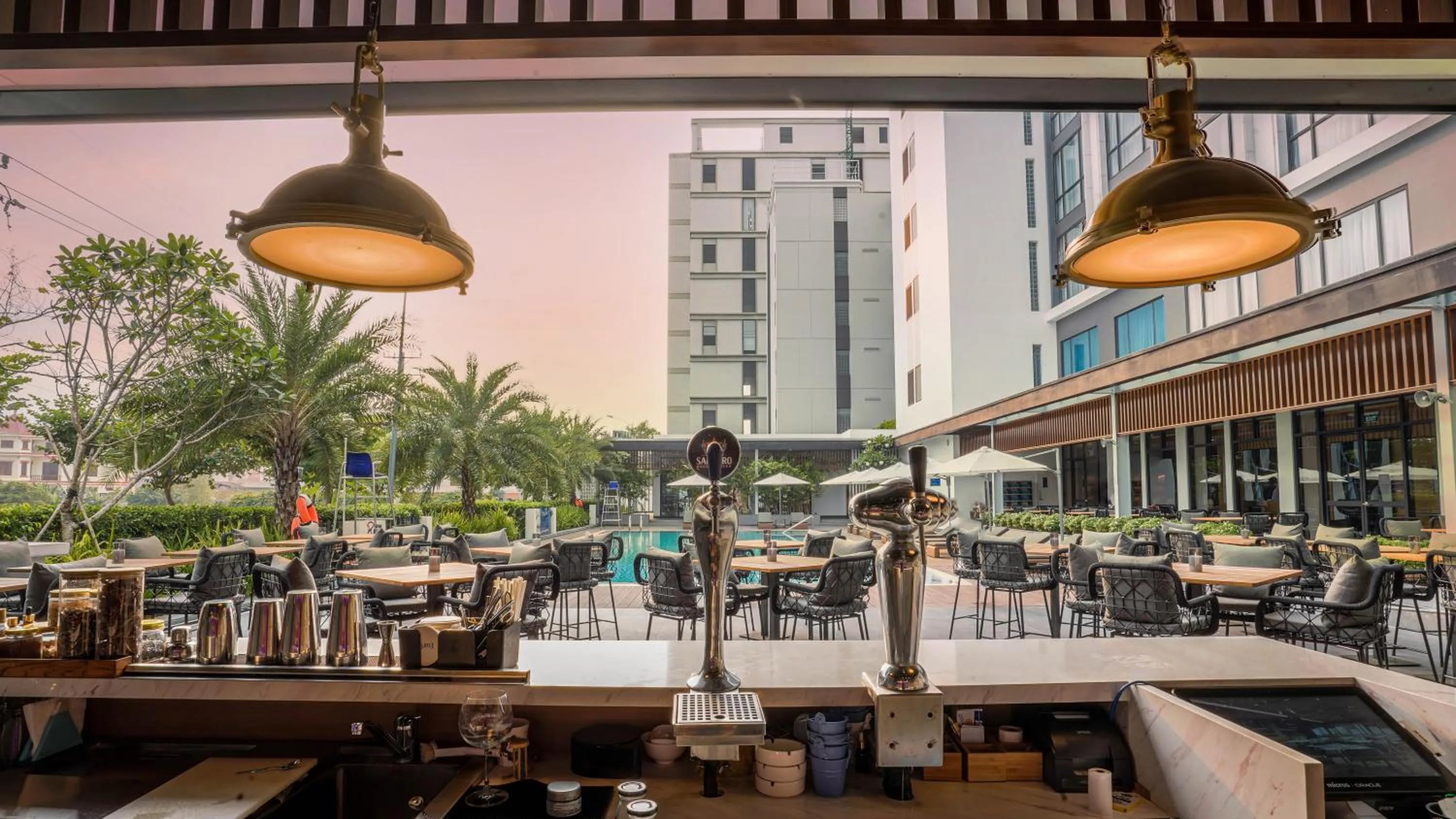 Restaurant/places to eat in Fairfield by Marriott South Binh Duong