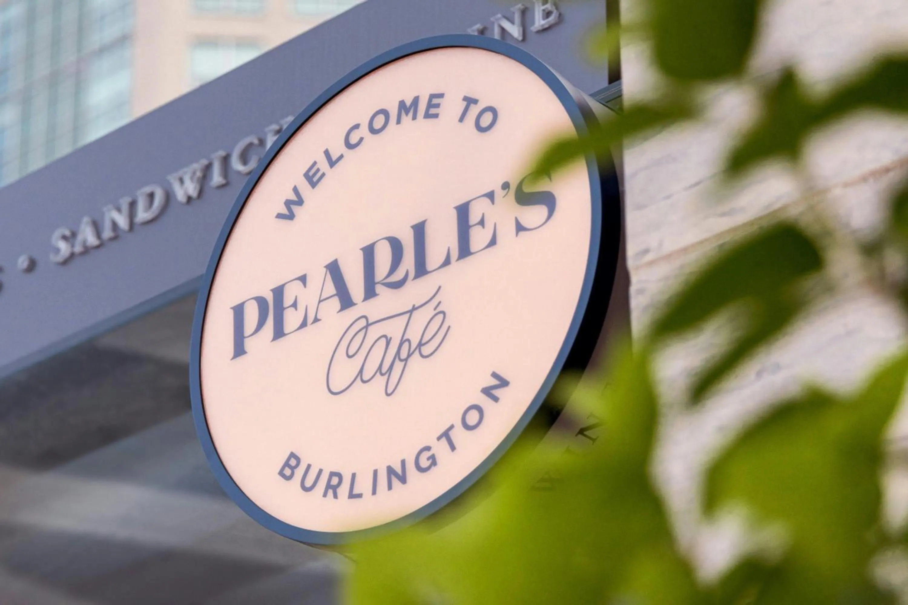 Restaurant/places to eat in The Pearle Hotel & Spa, Autograph Collection