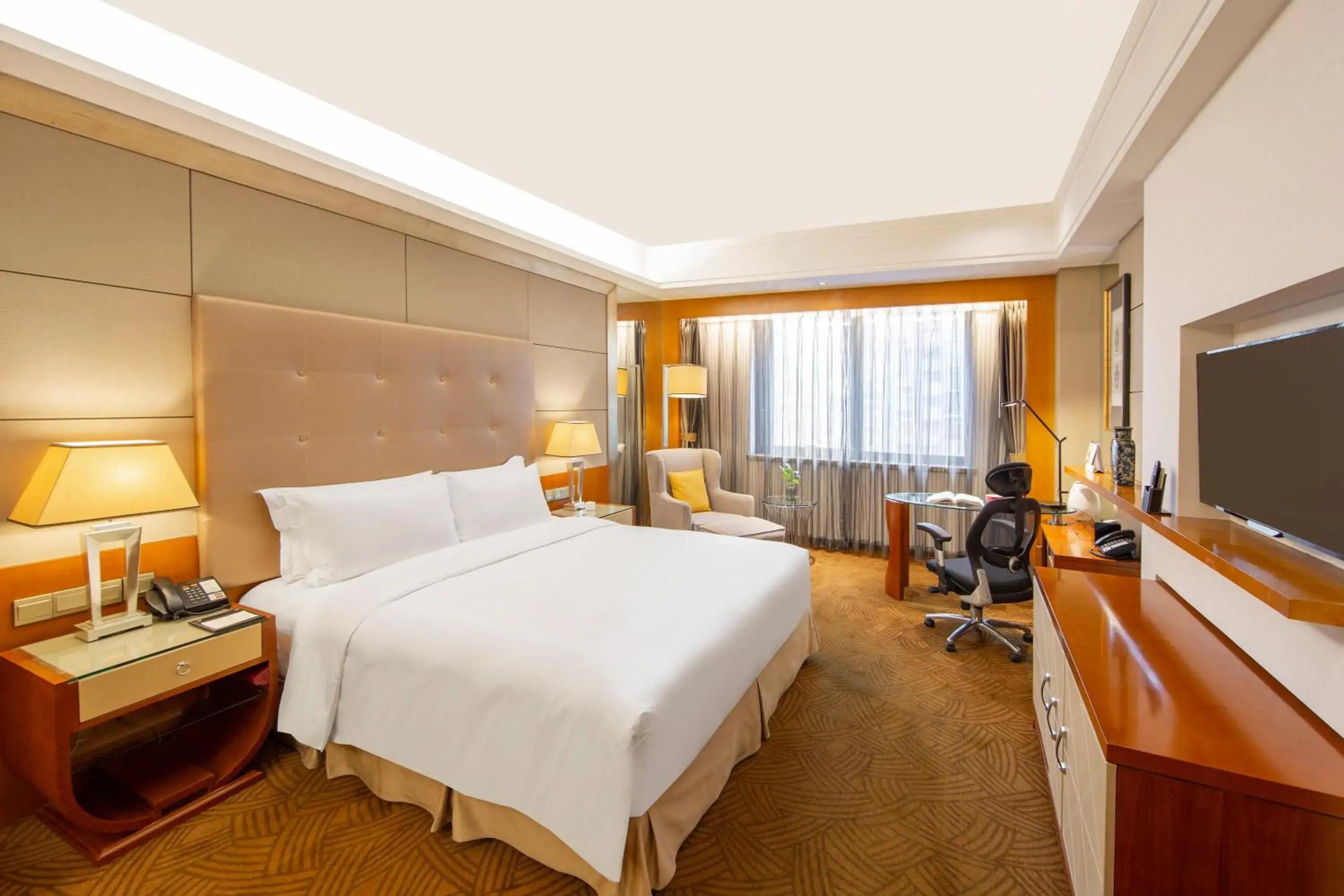 Club Sofitel Luxury Room with King Bed in Sofitel Harbin Club Sofitel Luxury Room with King Bed in Sofitel Harbin