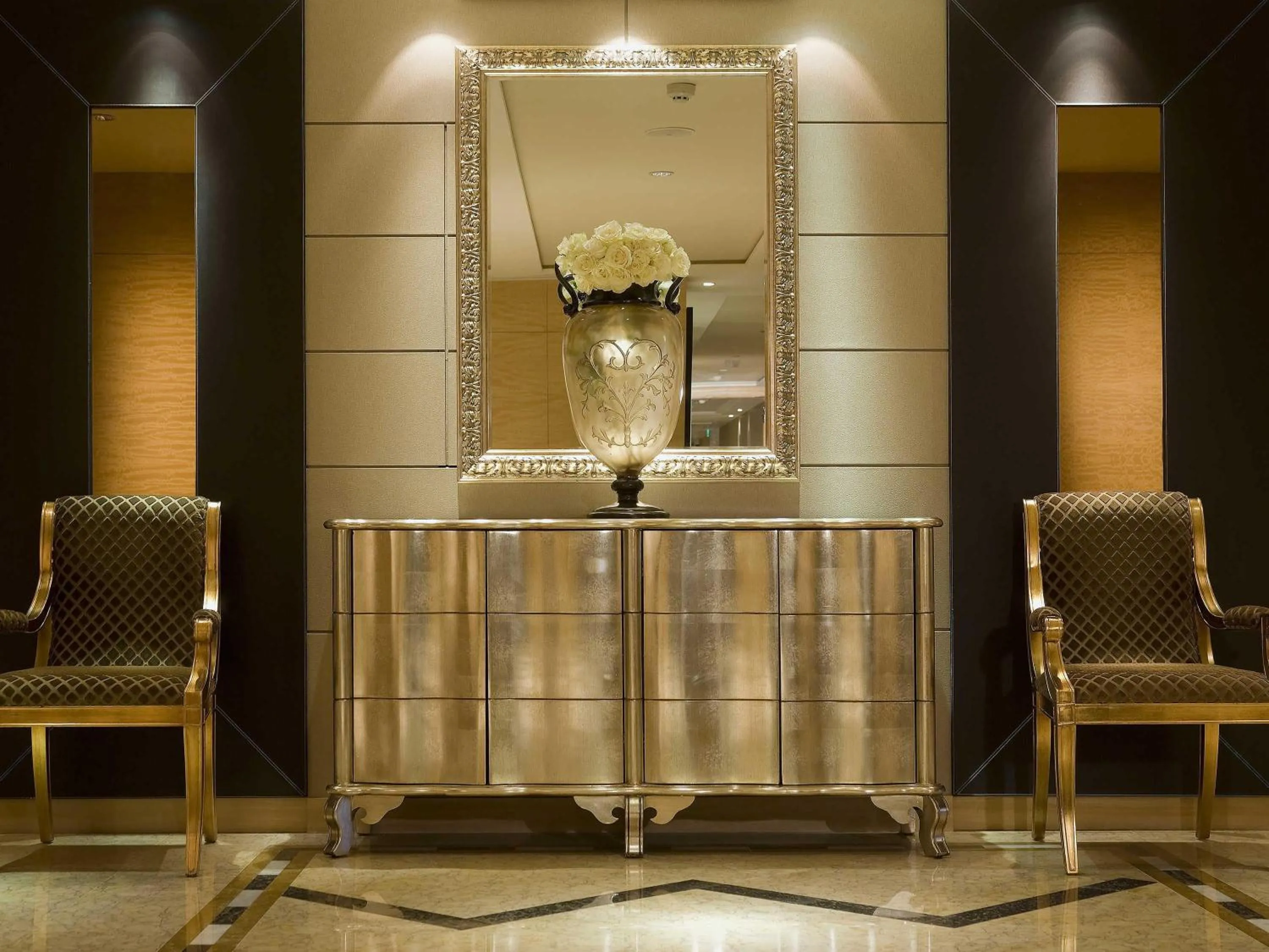 Lounge or bar in Sofitel Harbin