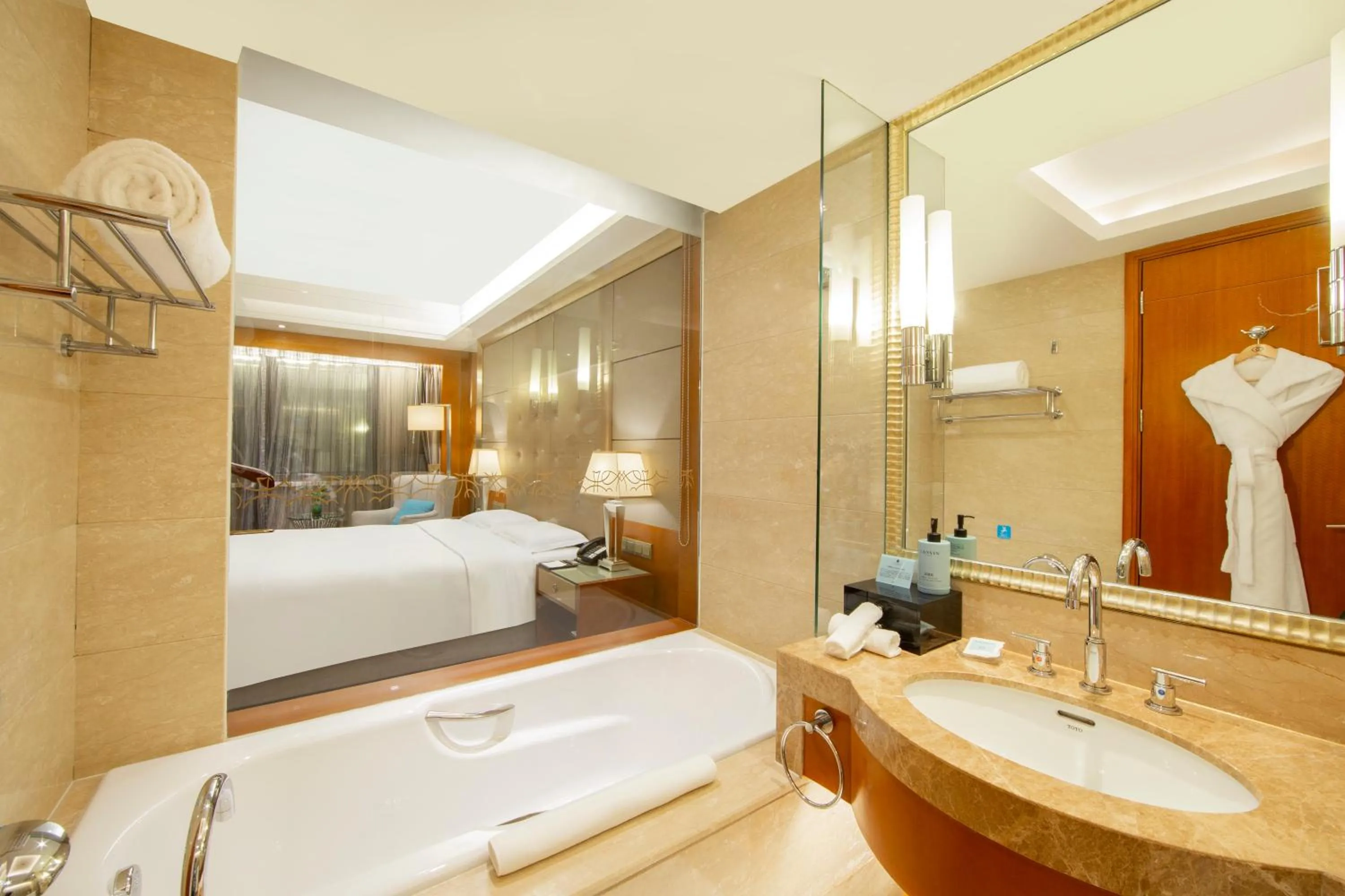 Bath, Bed in Sofitel Harbin