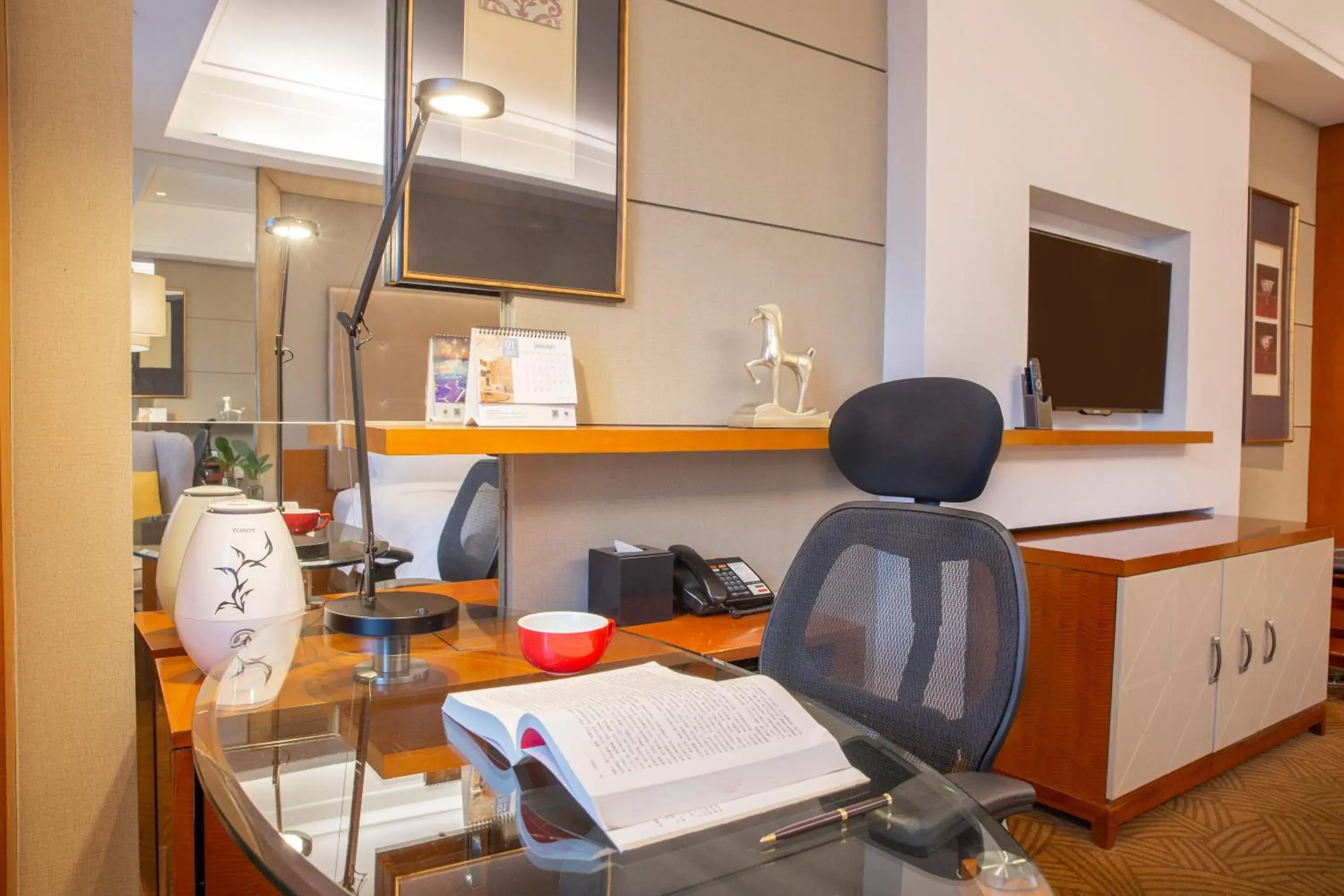 Luxury Room with Twin Bed in Sofitel Harbin Luxury Room with Twin Bed in Sofitel Harbin