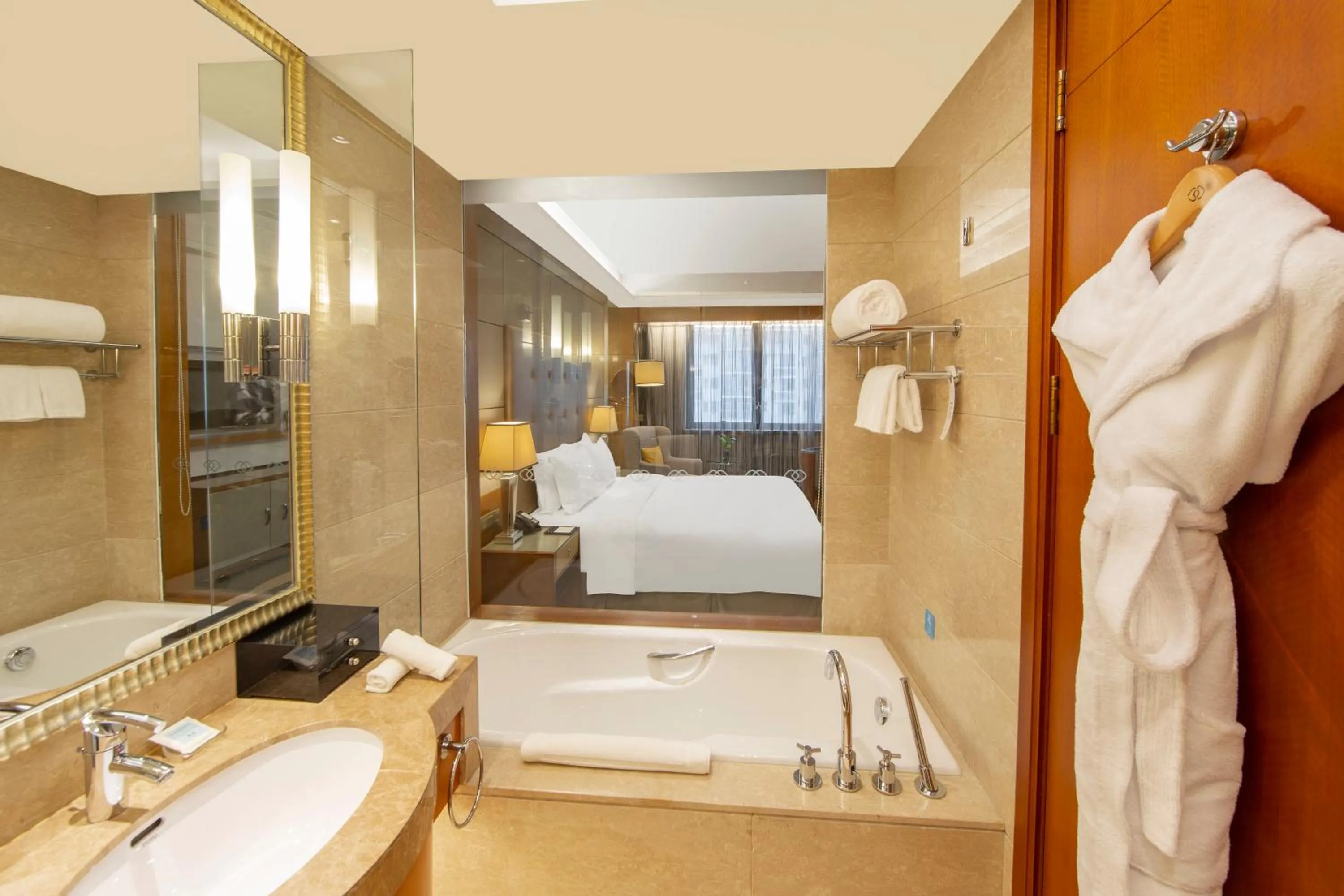 Bath, Bed in Sofitel Harbin