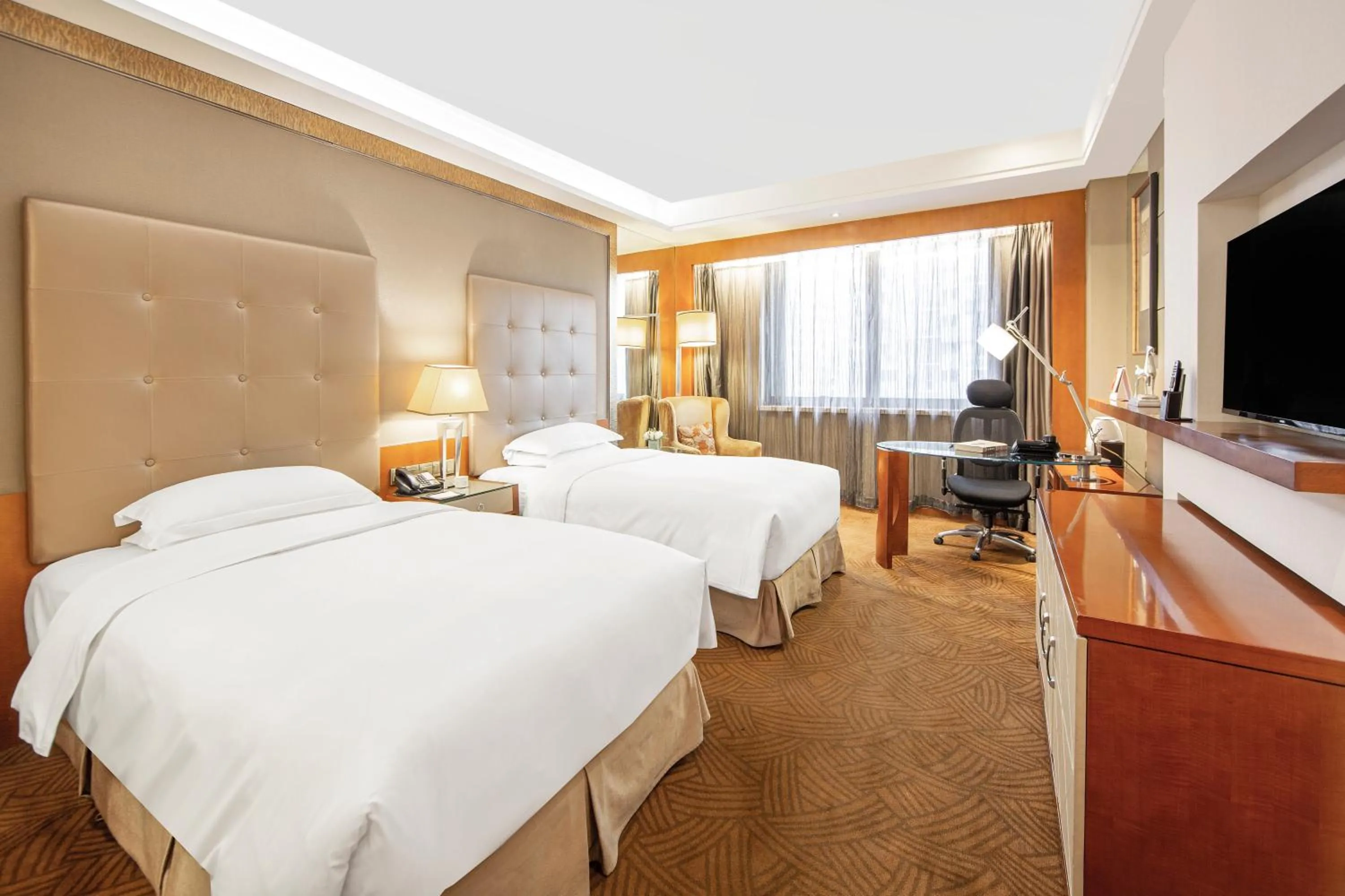 Photo of the whole room, Bed in Sofitel Harbin