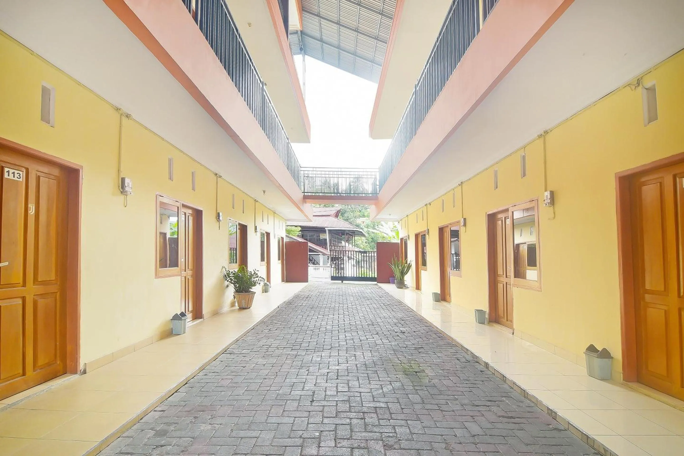 Lobby or reception in Hotel O A2b Guesthouse