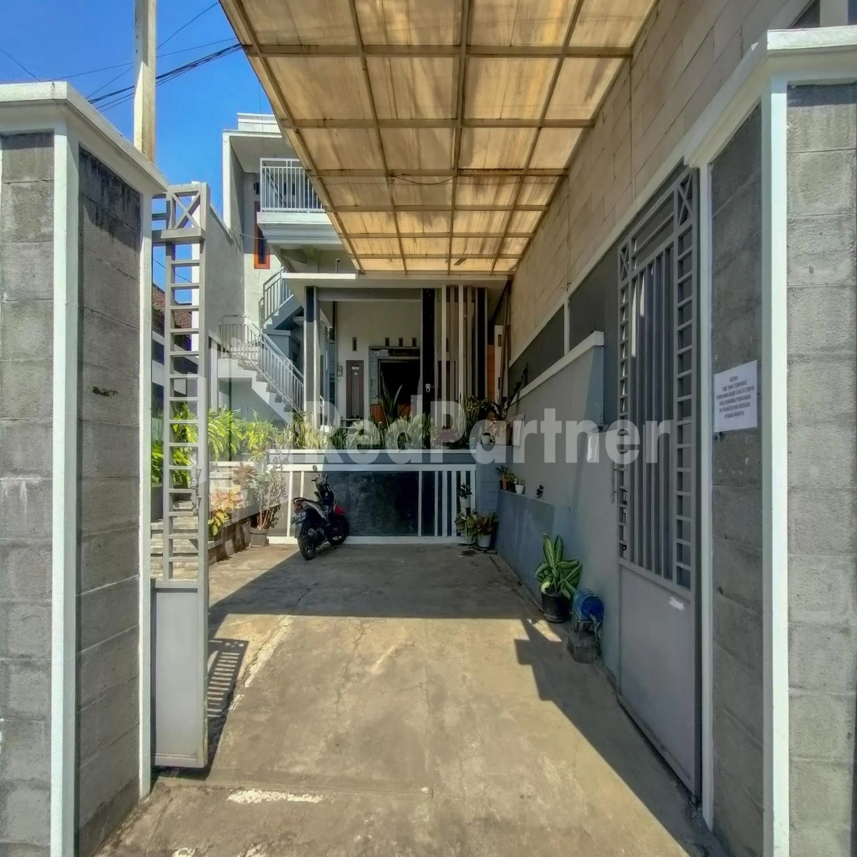 Facade/entrance in Villa Dua Dua RedPartner