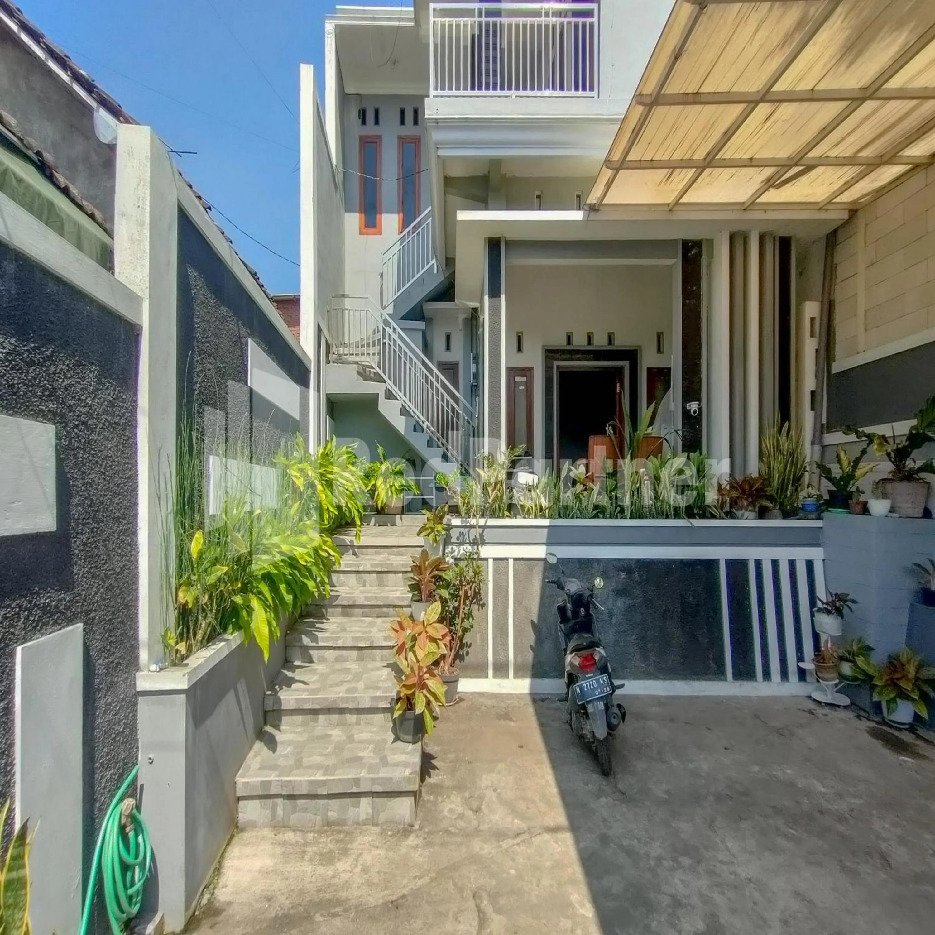 Facade/entrance in Villa Dua Dua RedPartner