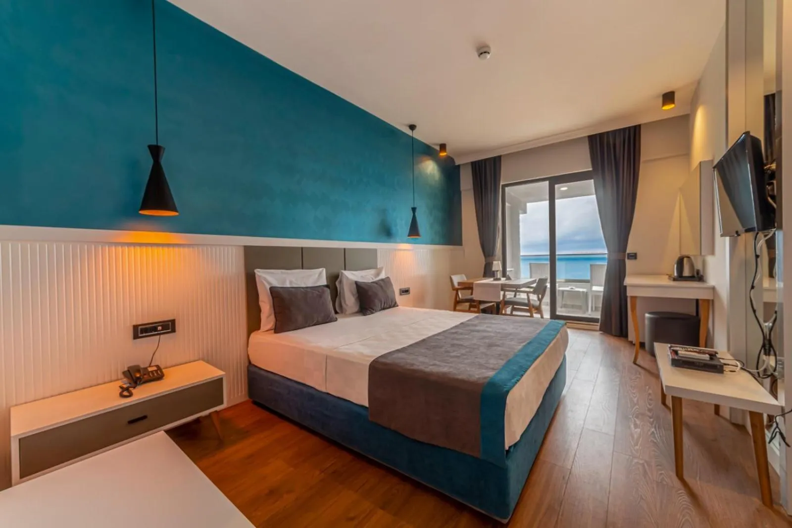 Sea view, Bed in Tema 242 Hotel