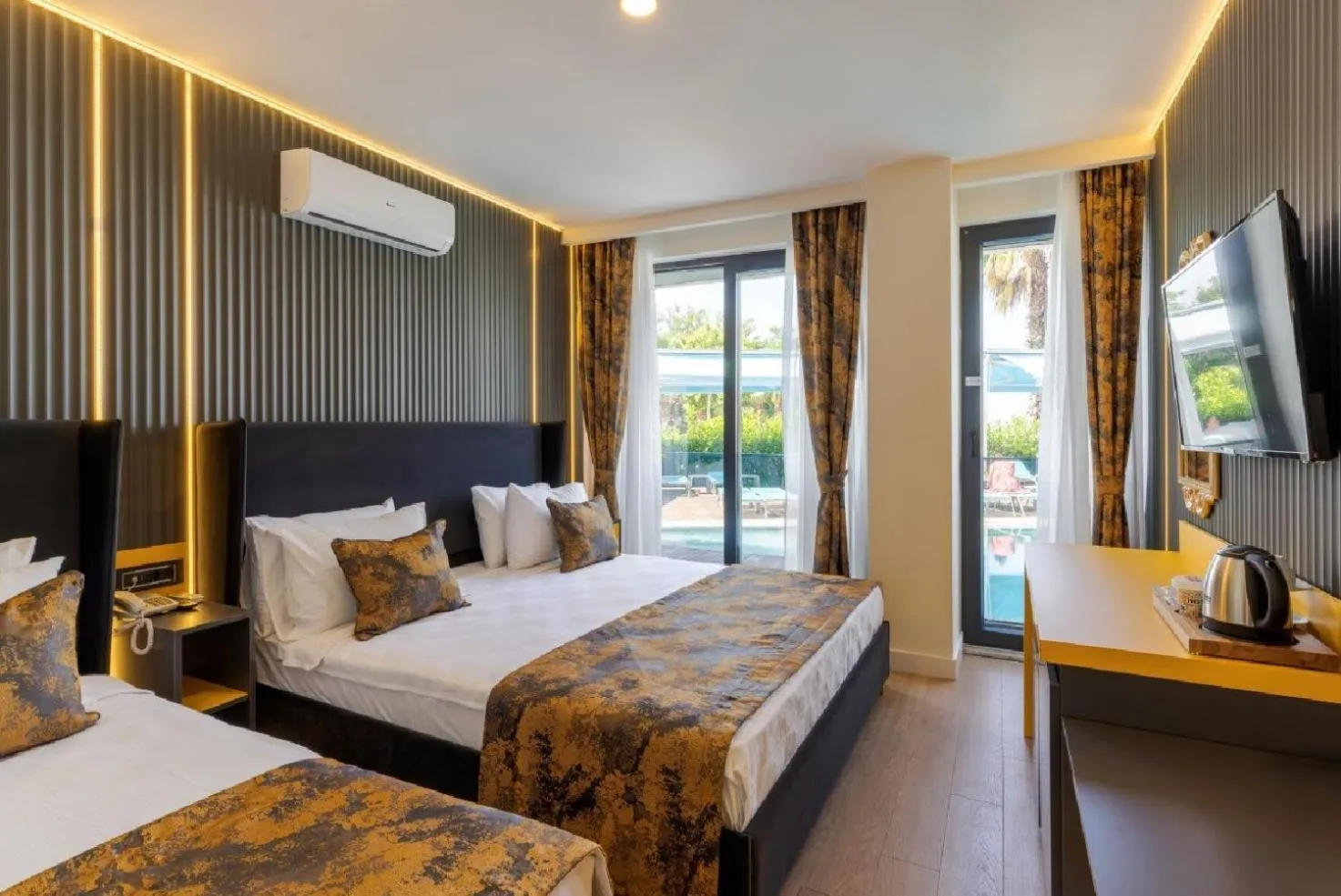 Bed in Tema 242 Hotel