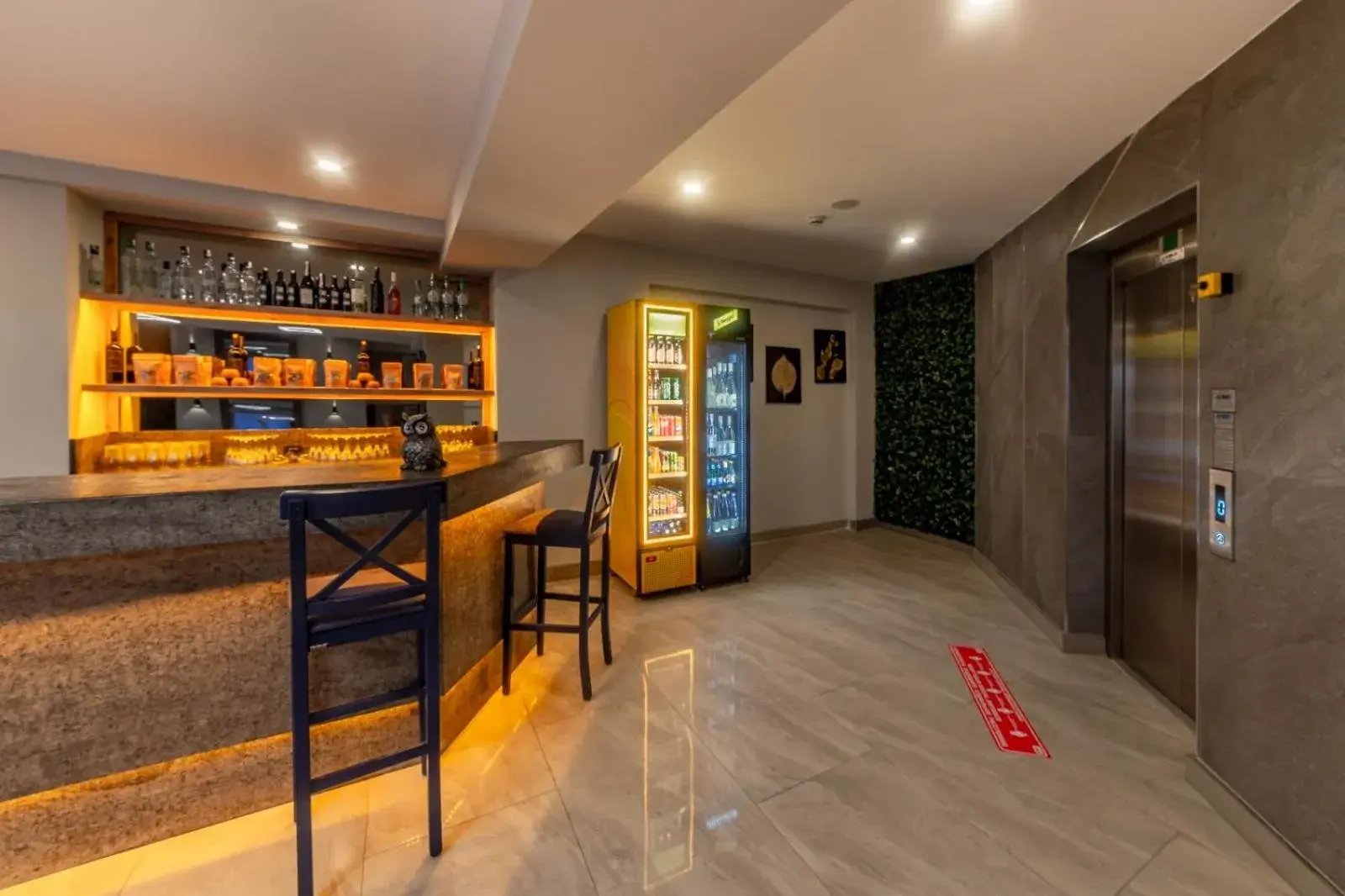 Lounge or bar in Tema 242 Hotel Lounge or bar in Tema 242 Hotel