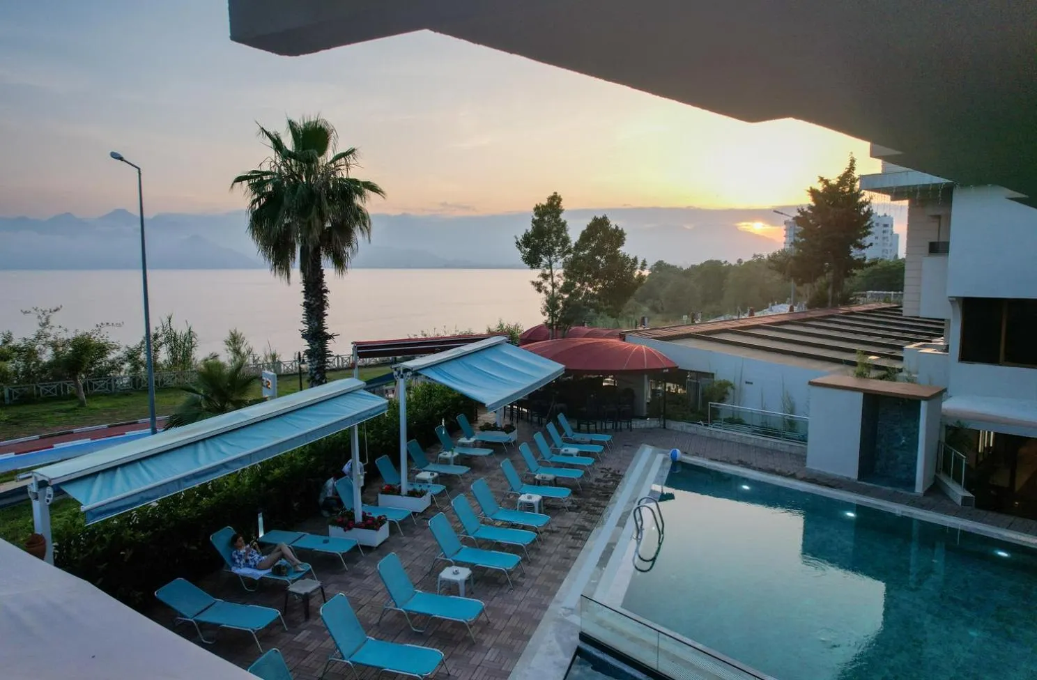 Day in Tema 242 Hotel