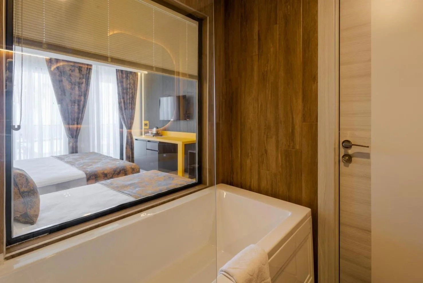 Bed in Tema 242 Hotel