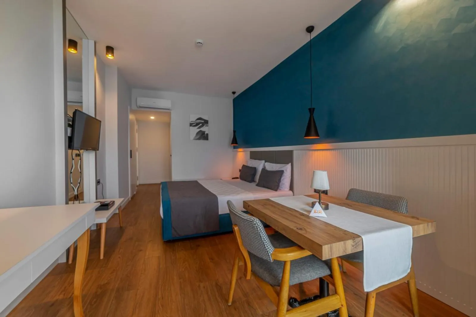 Sea view, Bed in Tema 242 Hotel