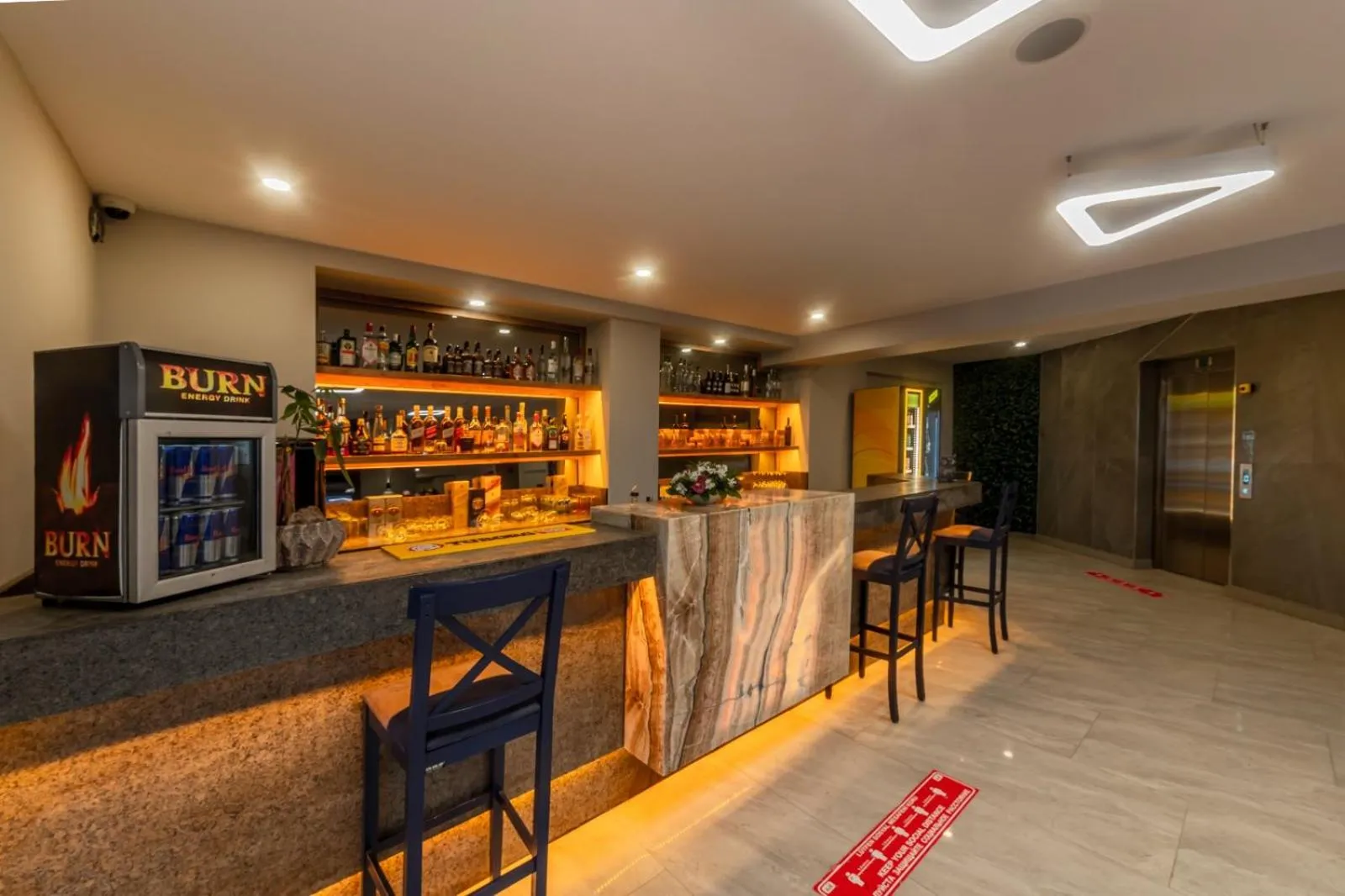 Lounge or bar in Tema 242 Hotel