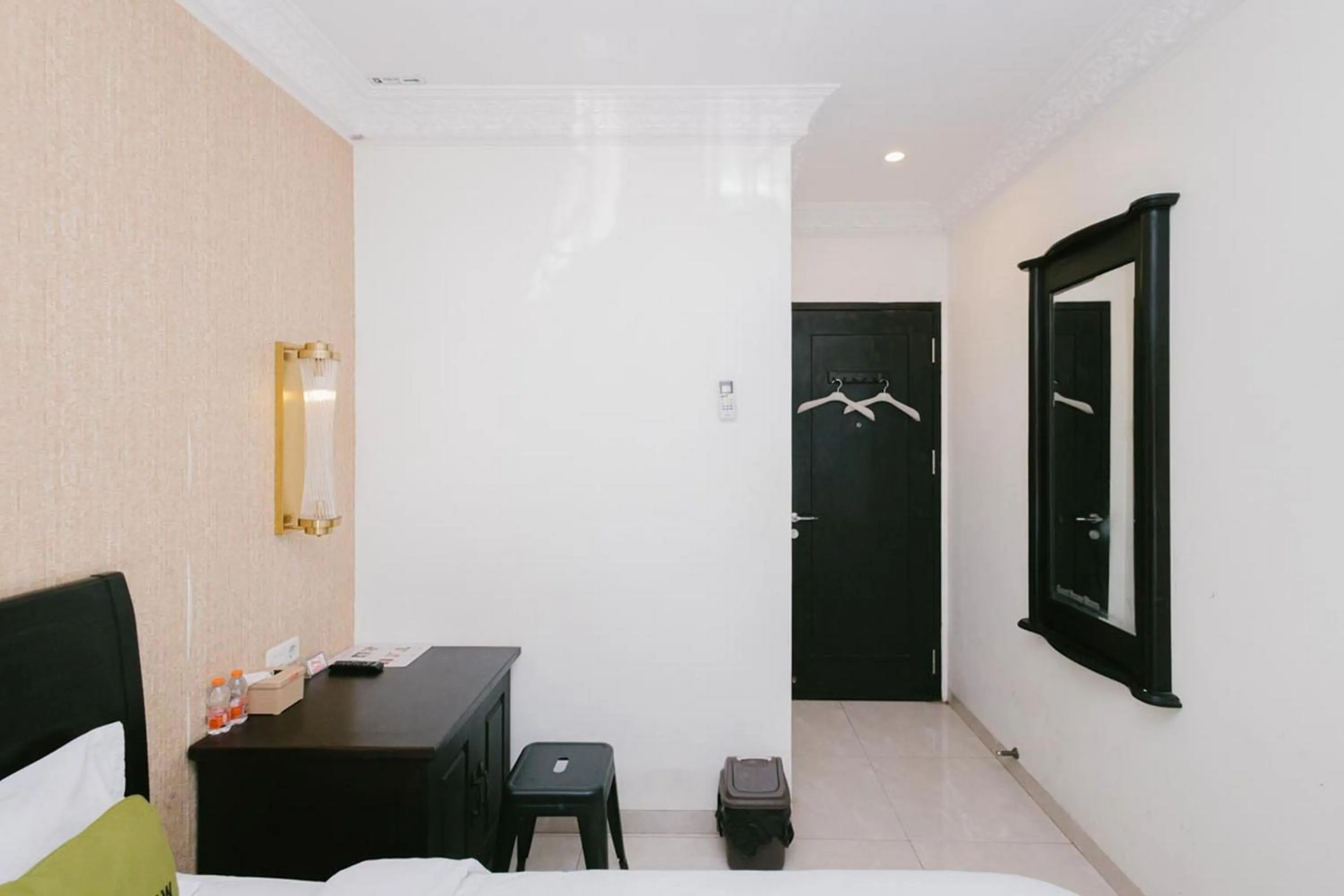 Bedroom in Urbanview Hotel Sultan Palace Malang by RedDoorz