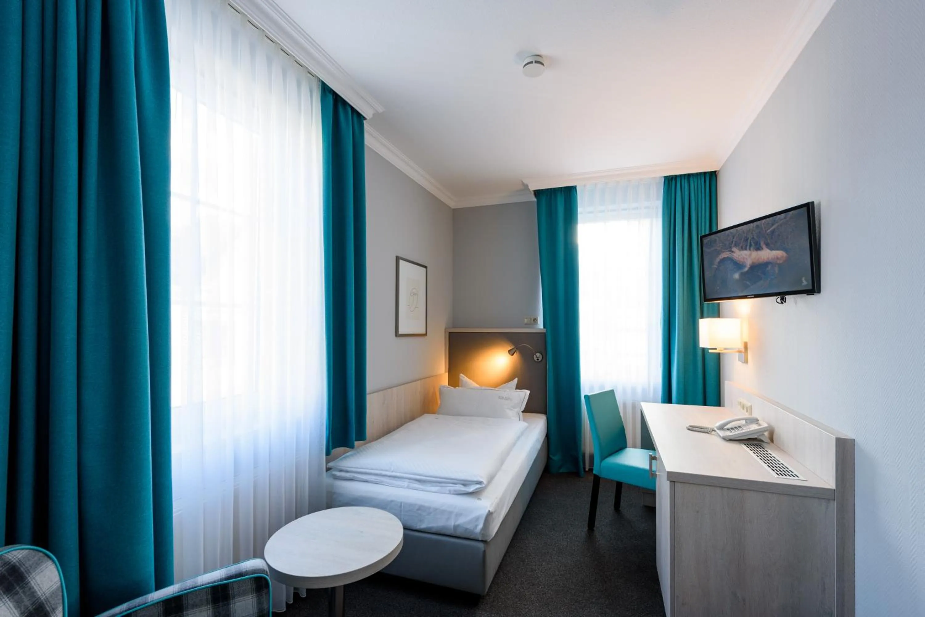 TV and multimedia, Bed in Hotel Braunschweiger Hof