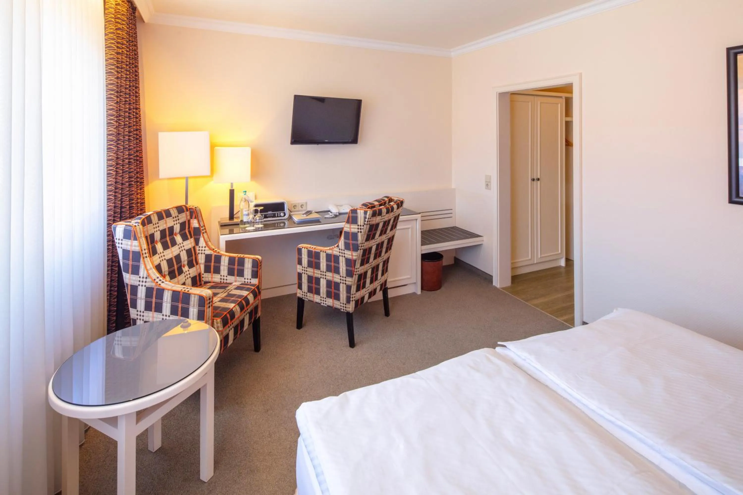 Bed in Hotel Braunschweiger Hof