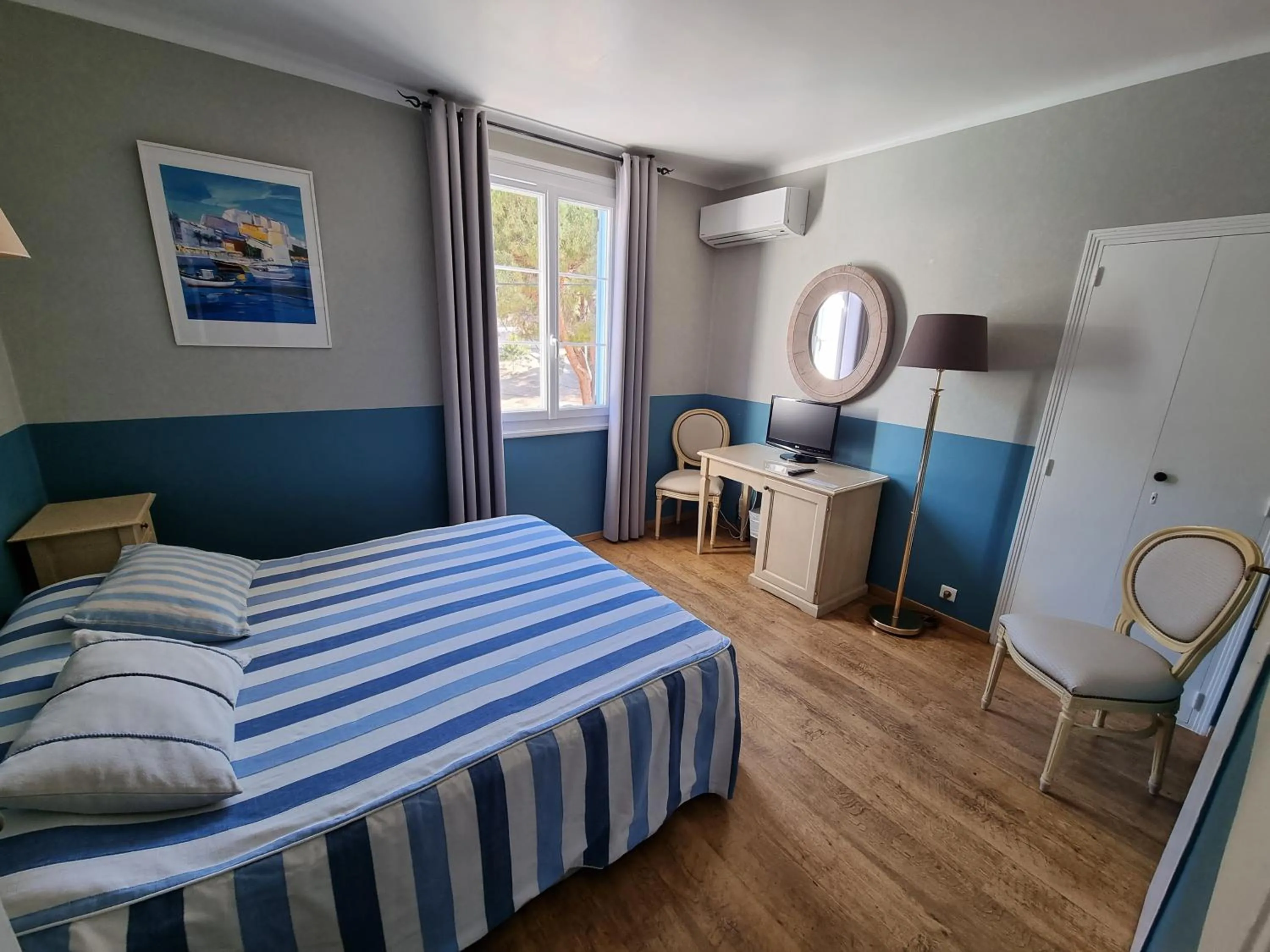 Bed in STELLA MARE
