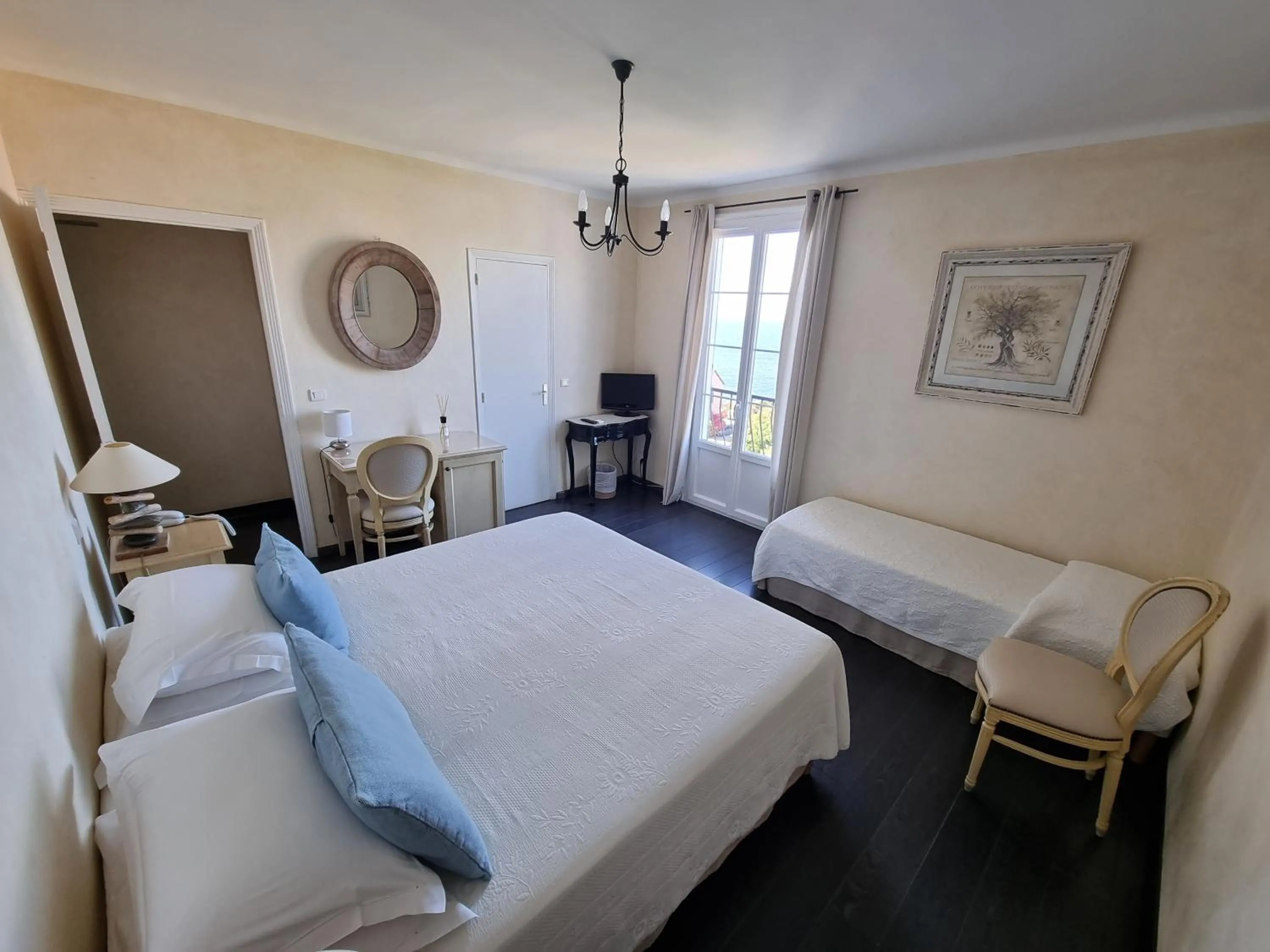 Photo of the whole room, Bed in STELLA MARE