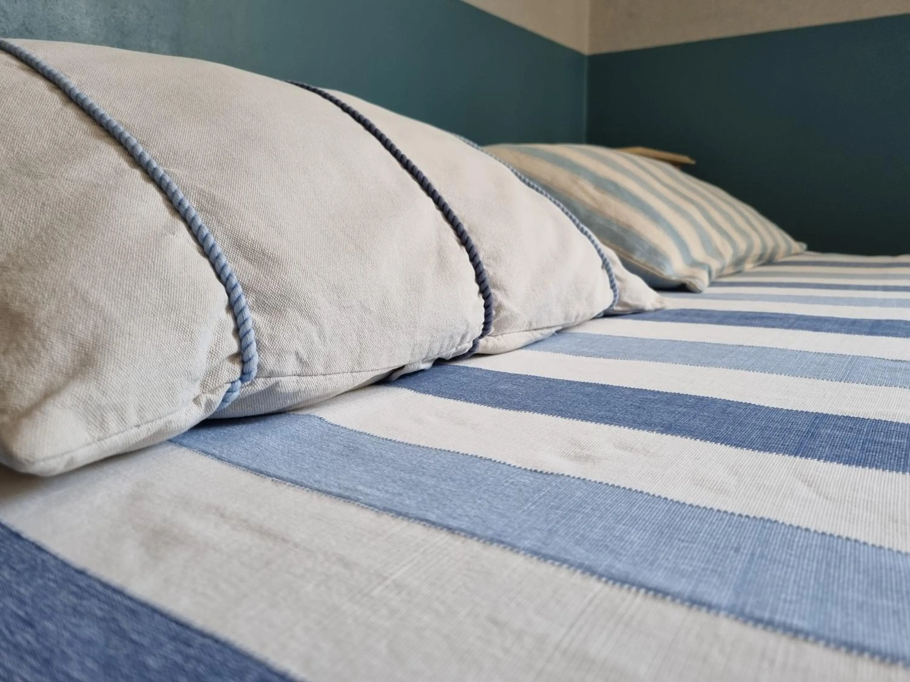 Decorative detail, Bed in STELLA MARE