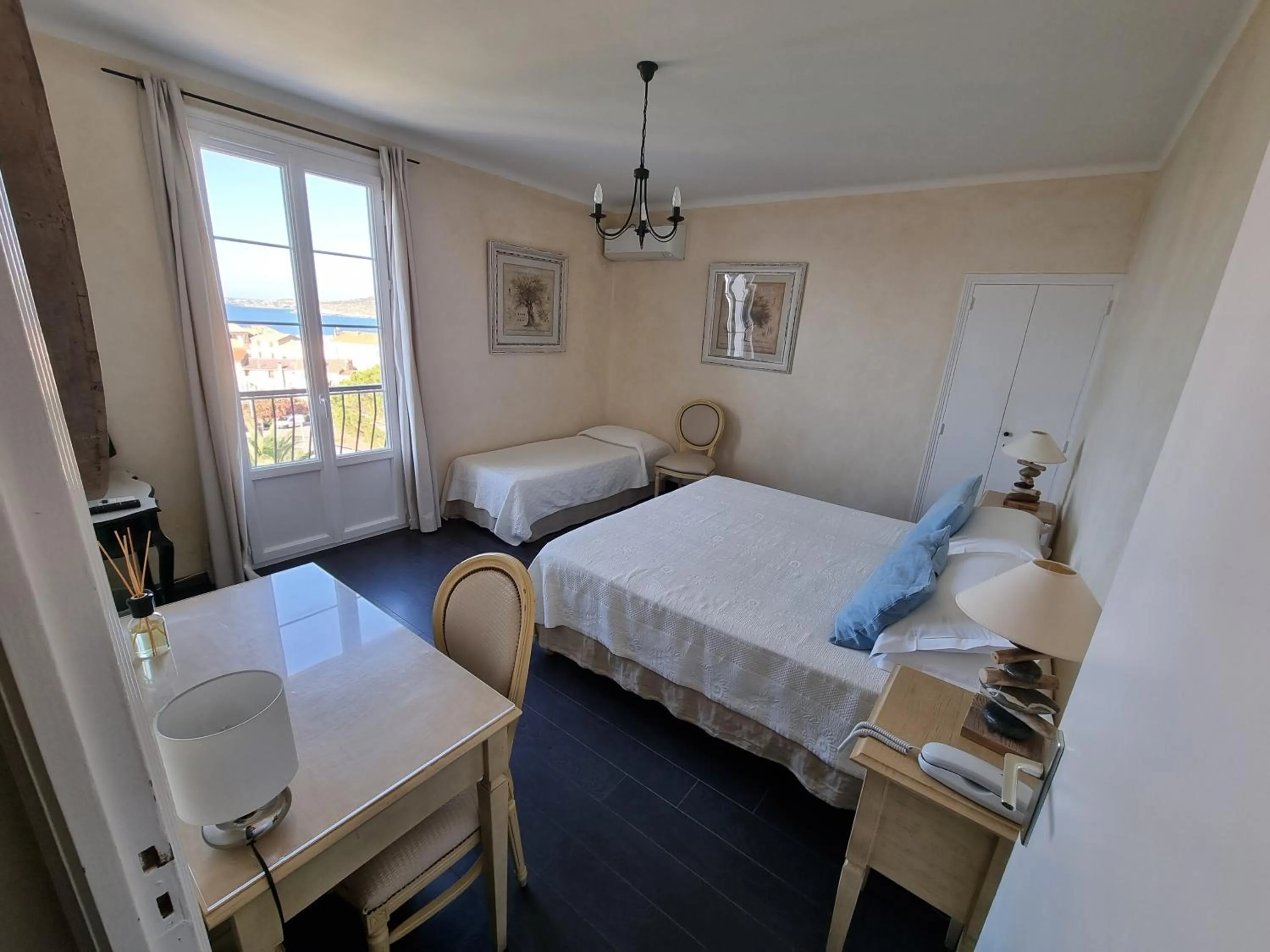Bedroom, Bed in STELLA MARE