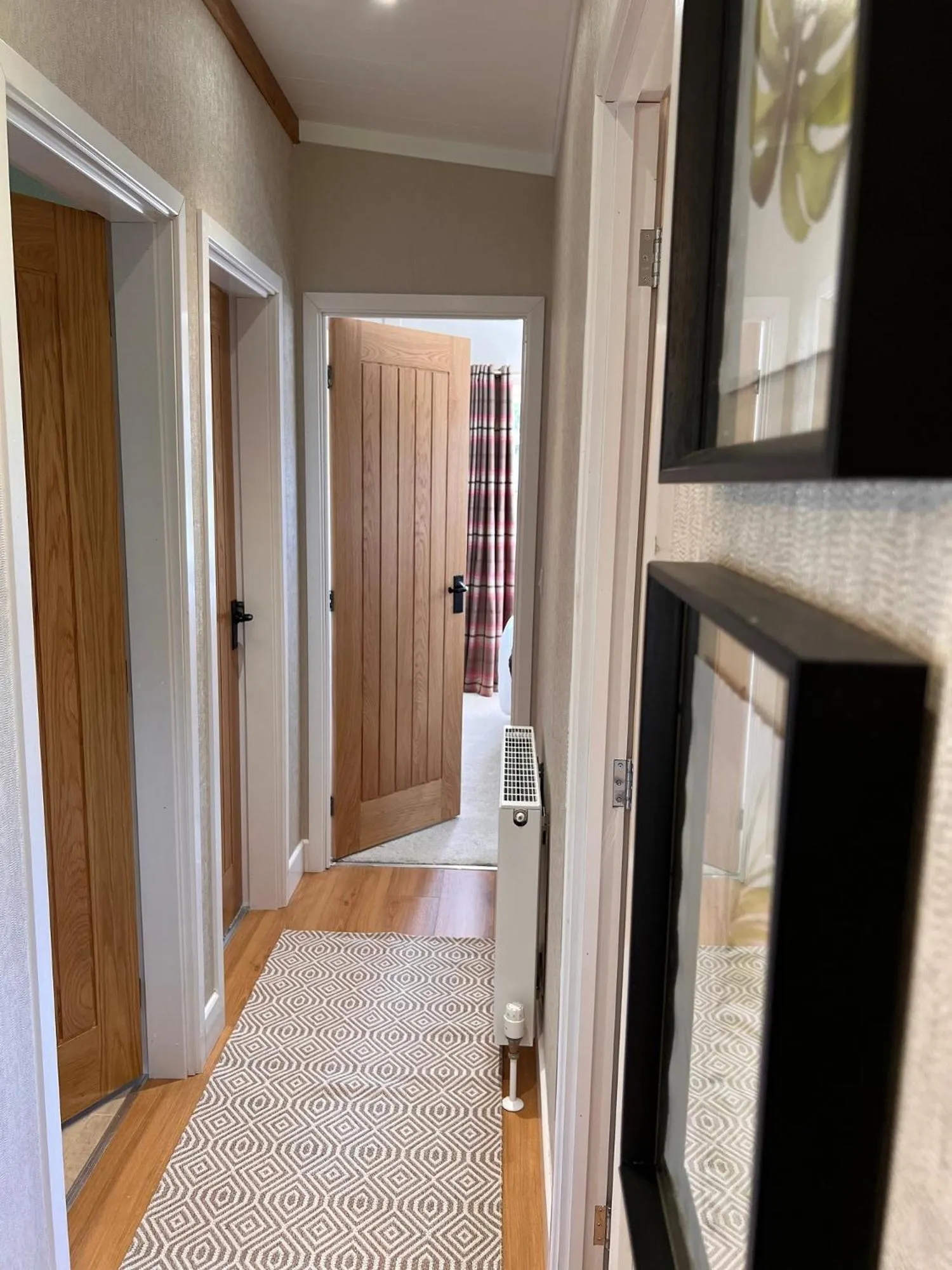 Lobby or reception, Bed in Hollicarrs - Dragonfly Lodge