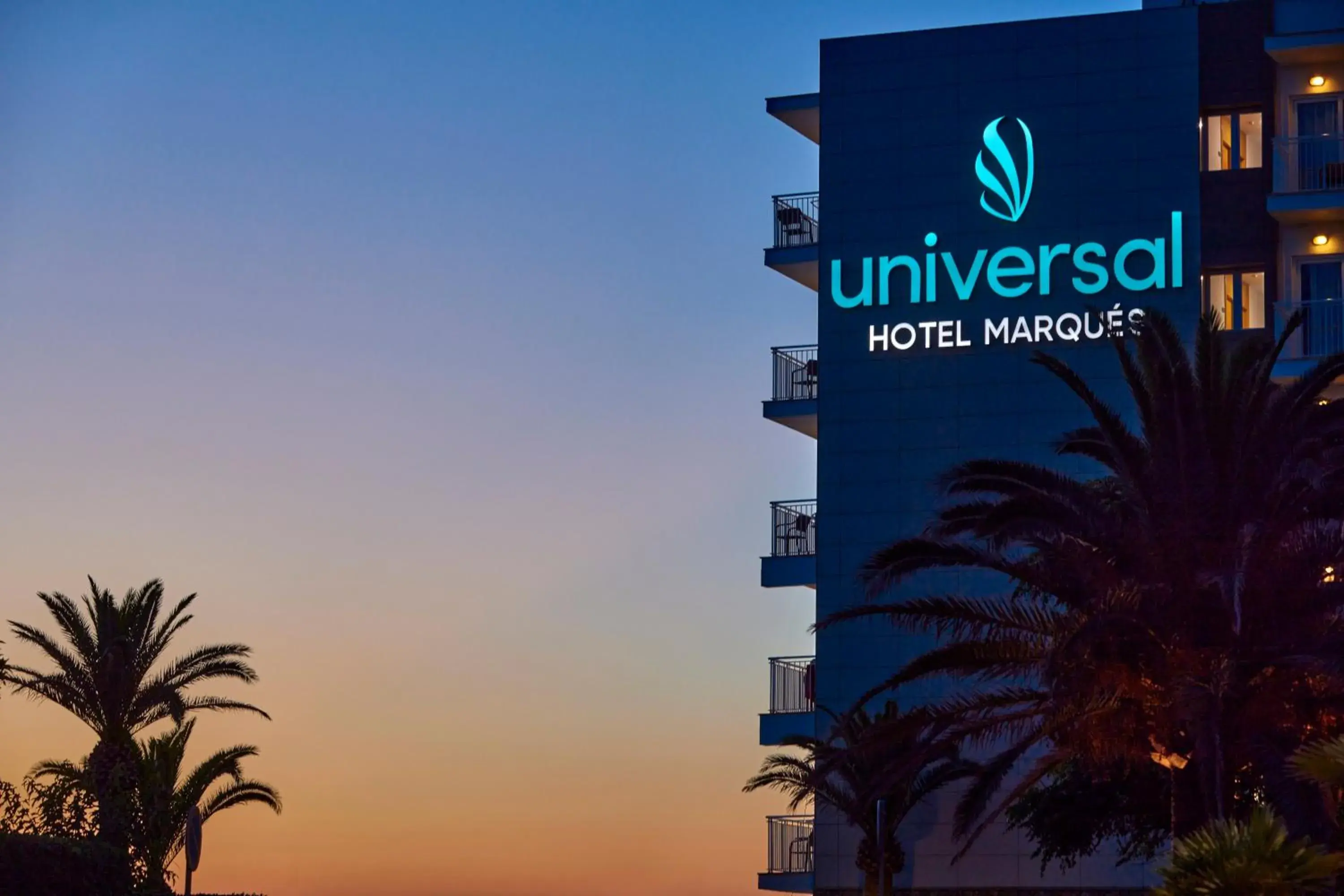 Facade/entrance in Universal Hotel Marqués Facade/entrance in Universal Hotel Marqués