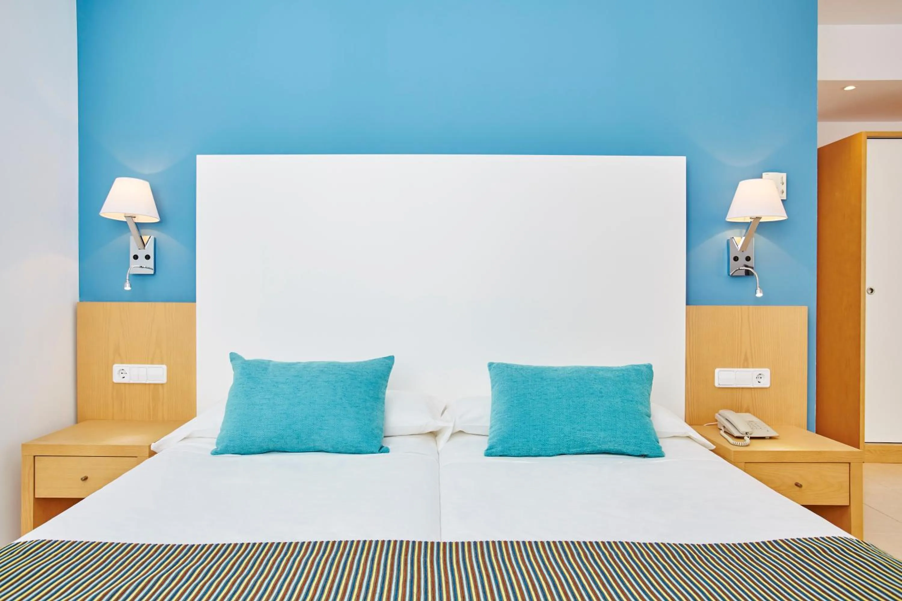 Other, Bed in Universal Hotel Marqués