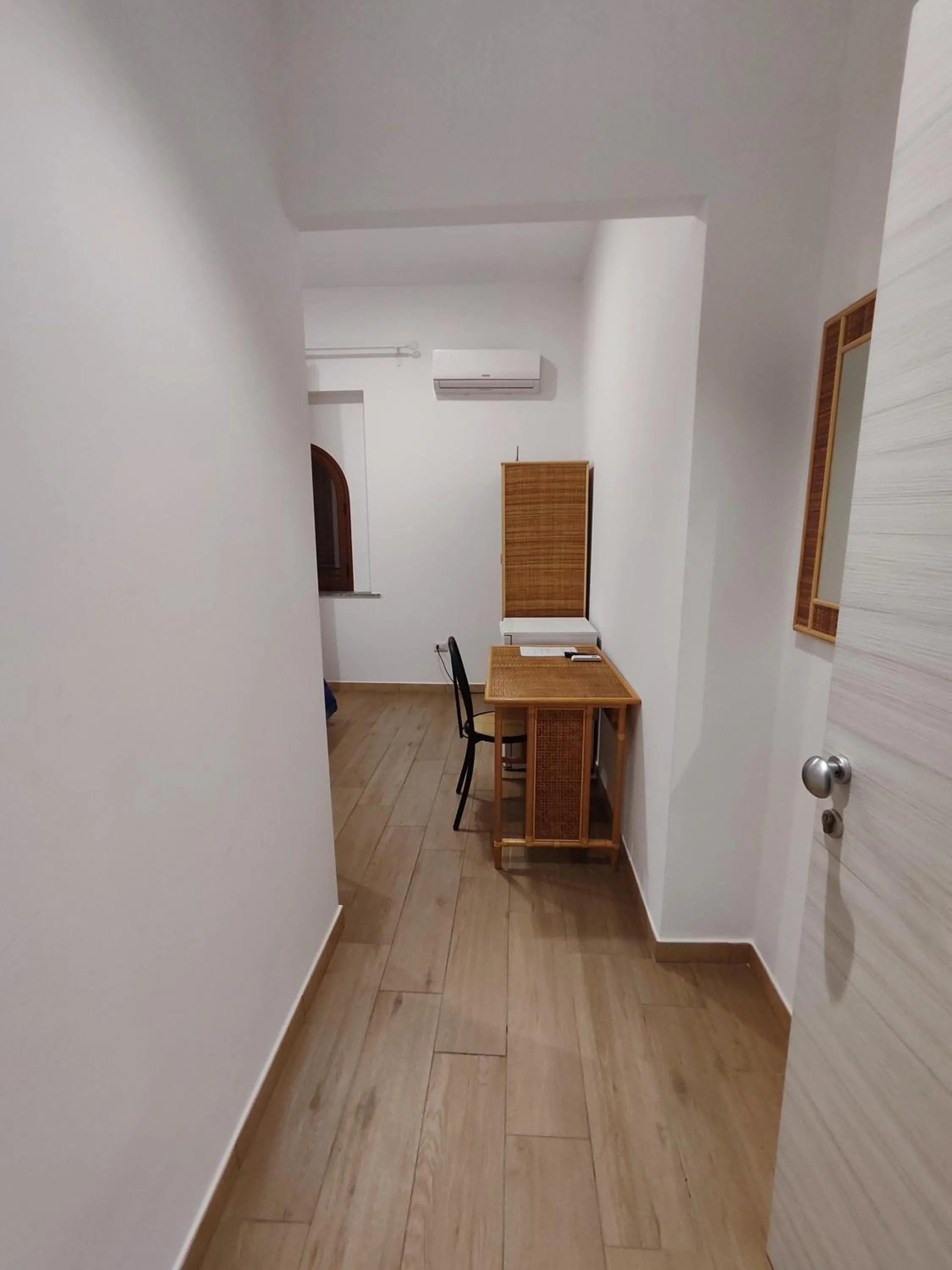 TV and multimedia in Hotel Faraglione