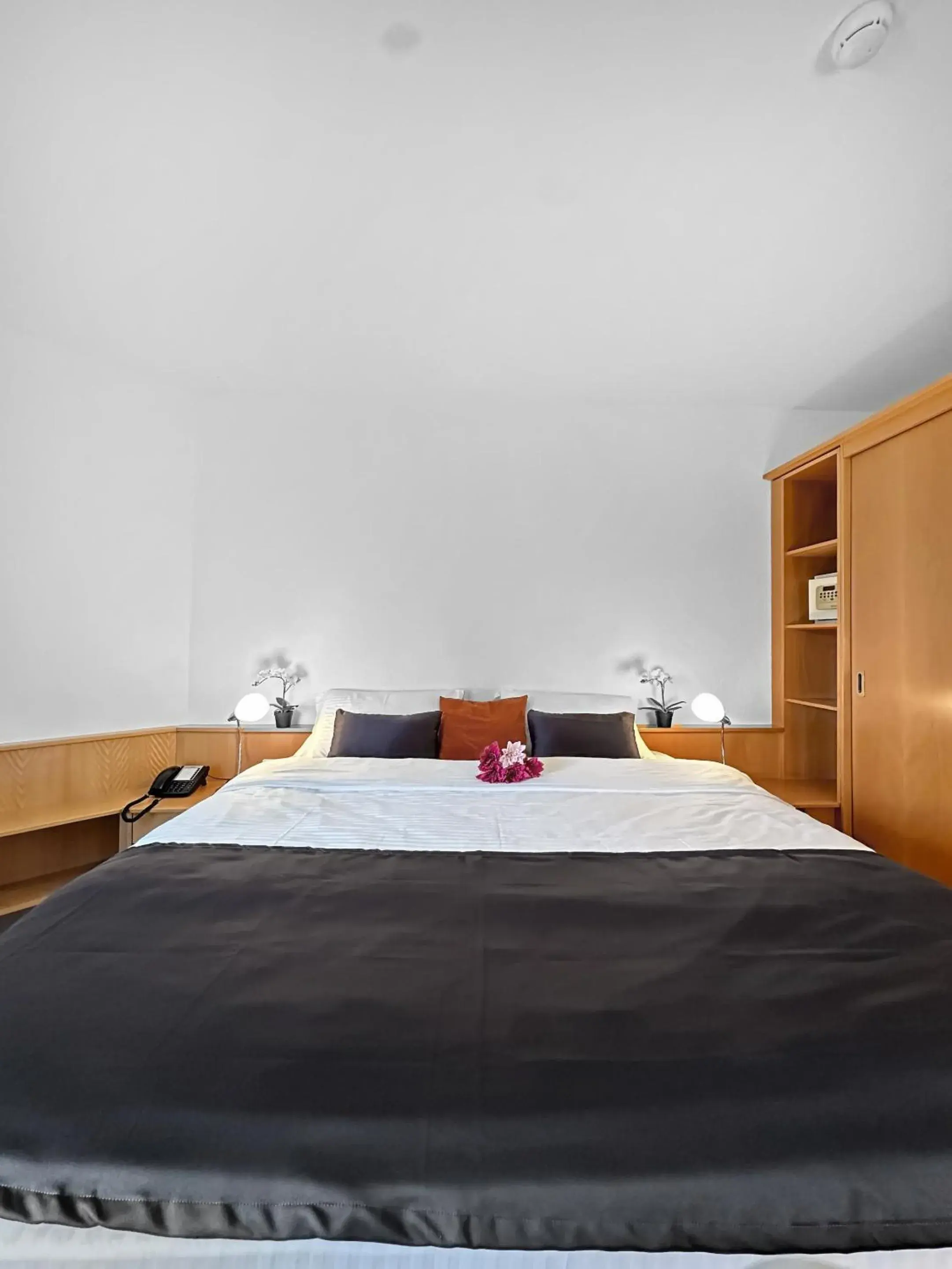 Bedroom, Bed in Centra Hotel Zurich Bedroom, Bed in Centra Hotel Zurich