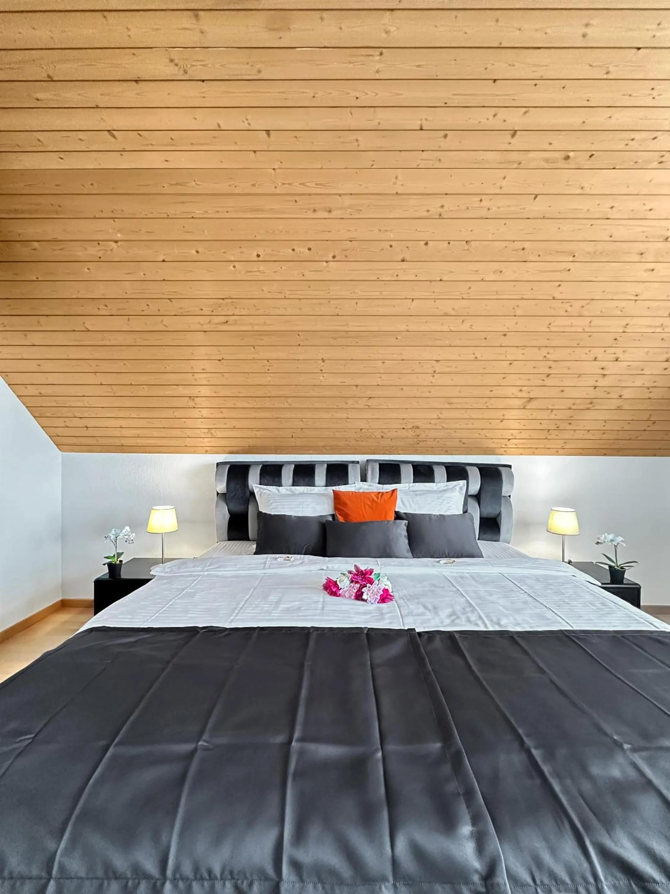 Bedroom, Bed in Centra Hotel Zurich