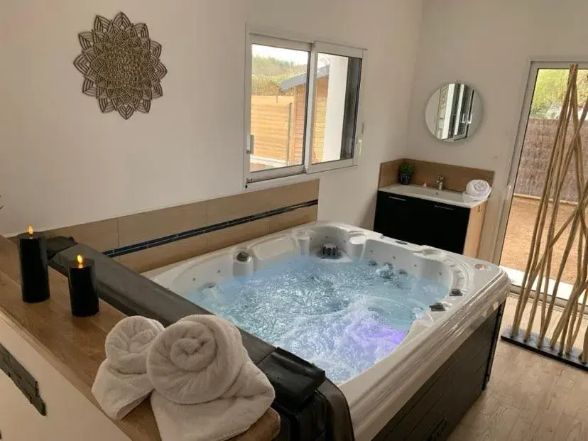 One-Bedroom House in Camping de l'Etang du Pays Blanc One-Bedroom House in Camping de l'Etang du Pays Blanc