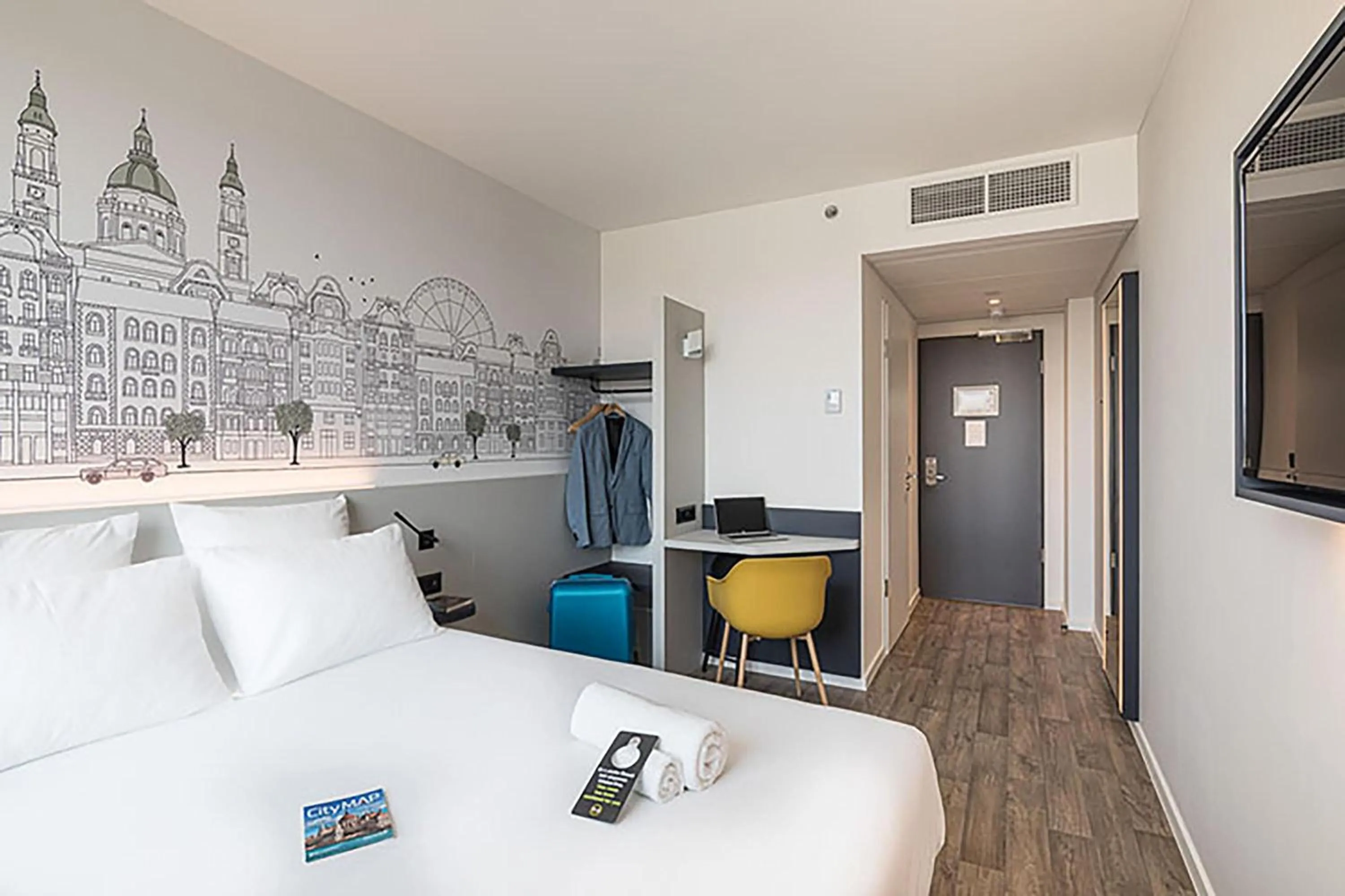 Photo of the whole room, Bed in B&B Hotel Budapest City